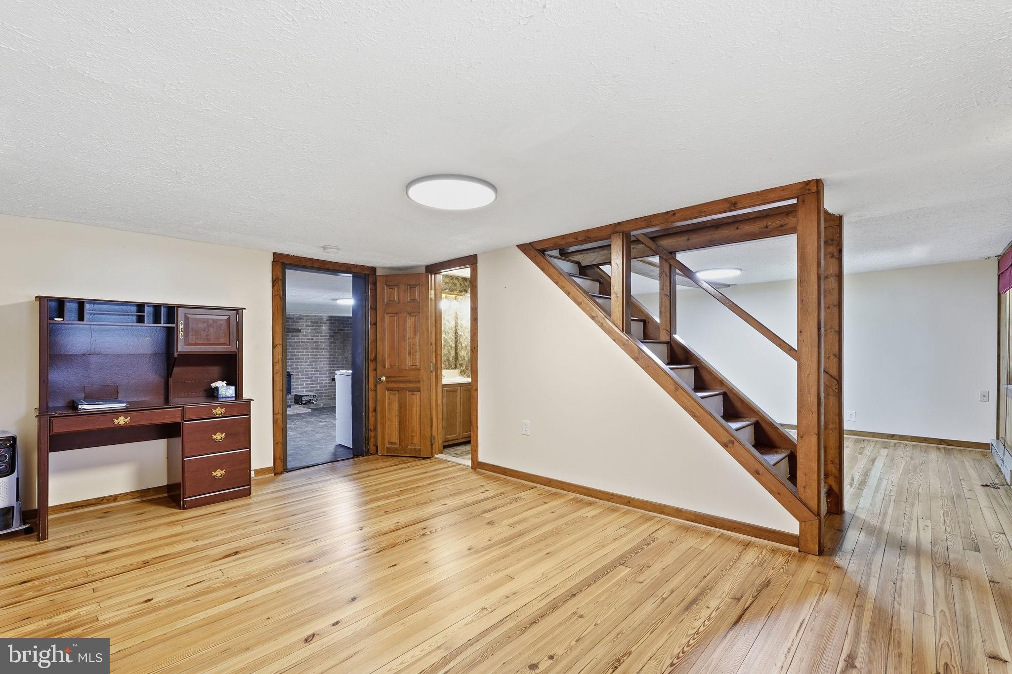 MOUNTAINDALE - Residential
