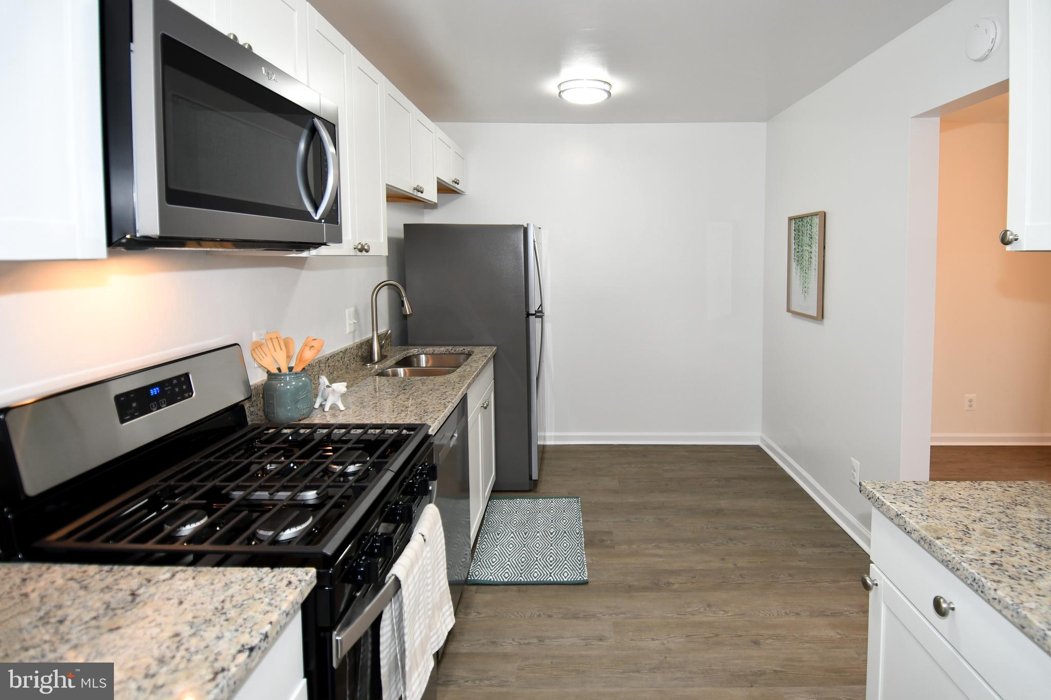 HUNTERS WOODS VILLAGE - Residential