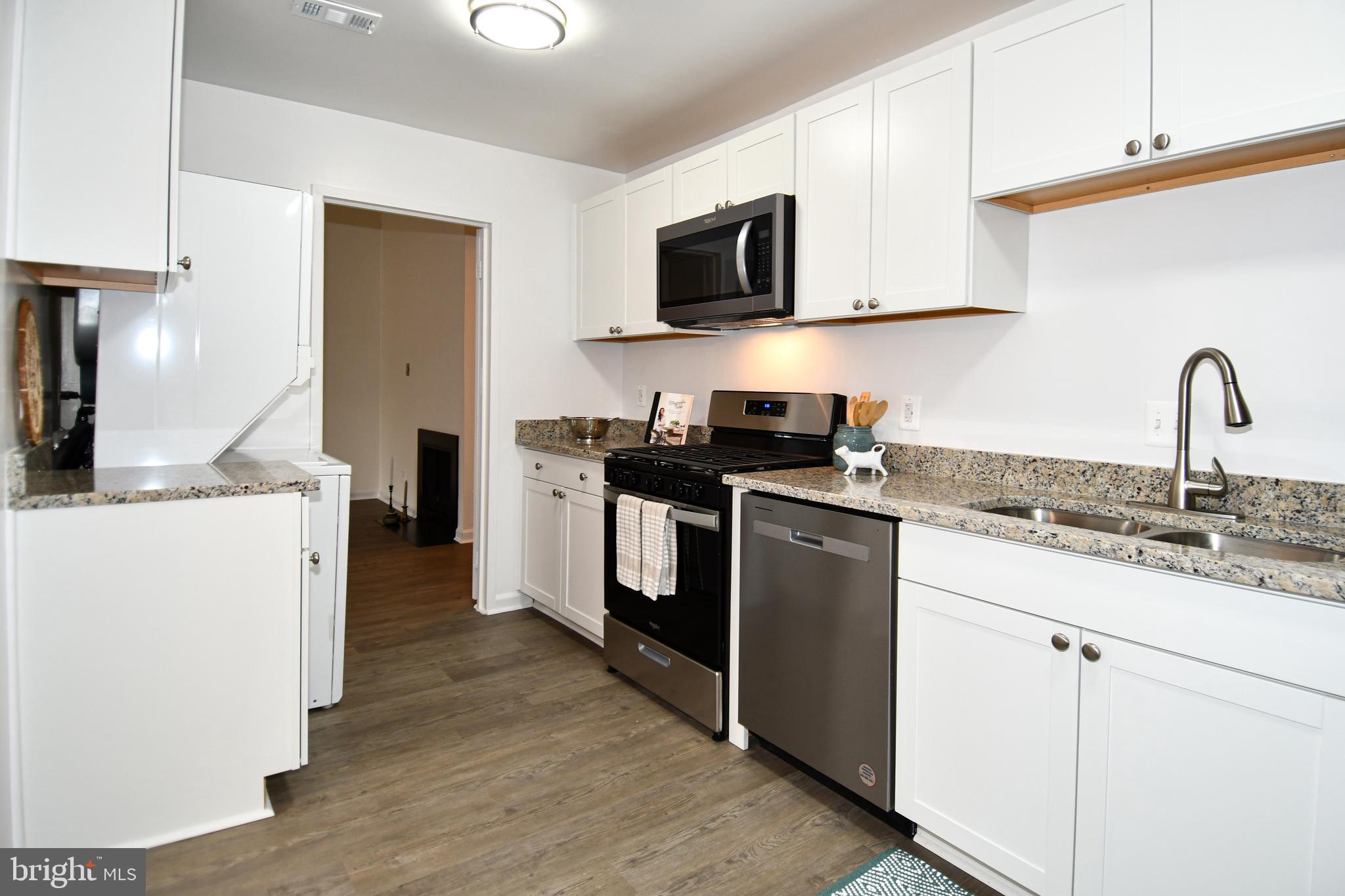 HUNTERS WOODS VILLAGE - Residential
