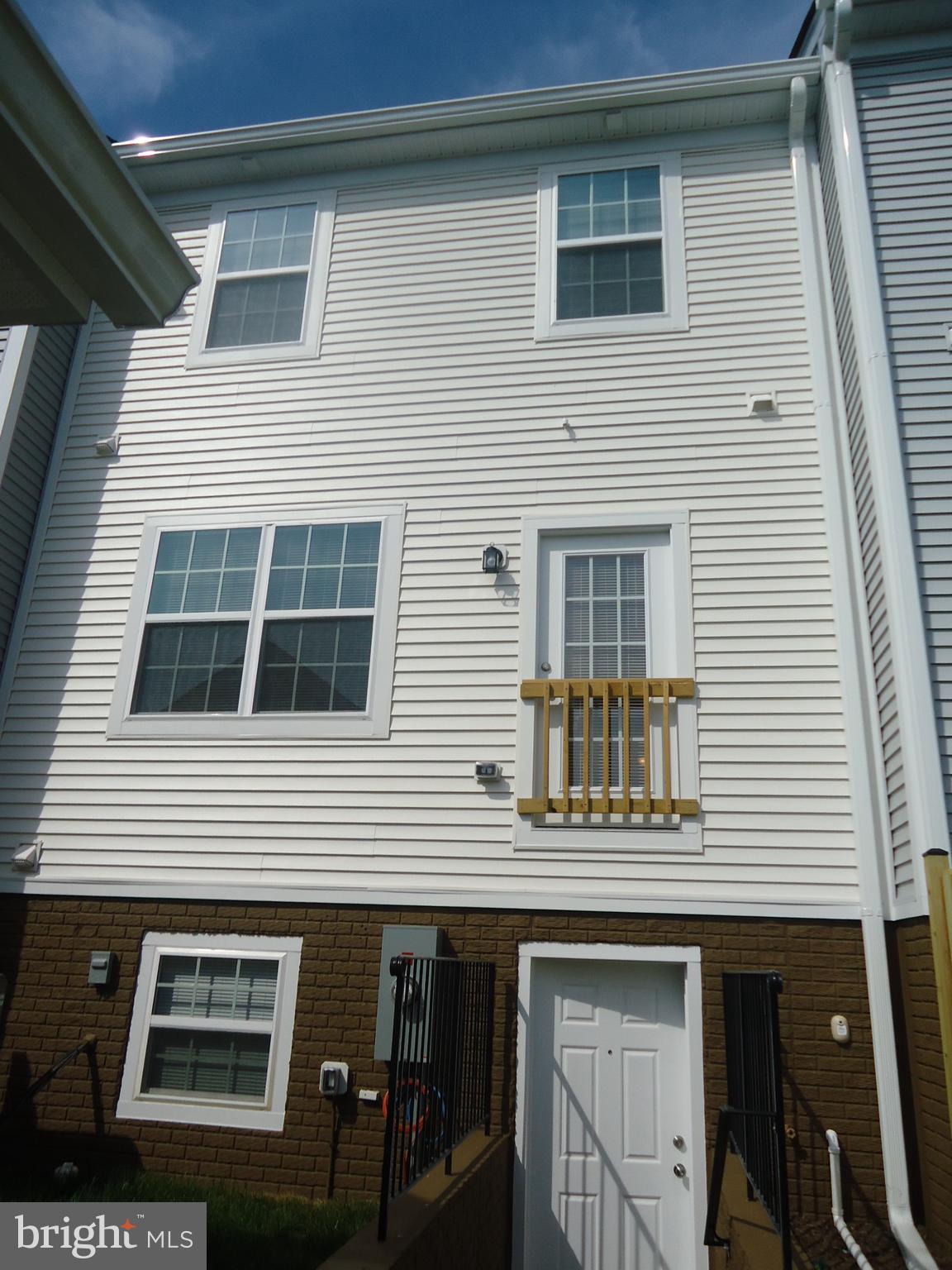 LADYSMITH VILLAGE - Residential Lease