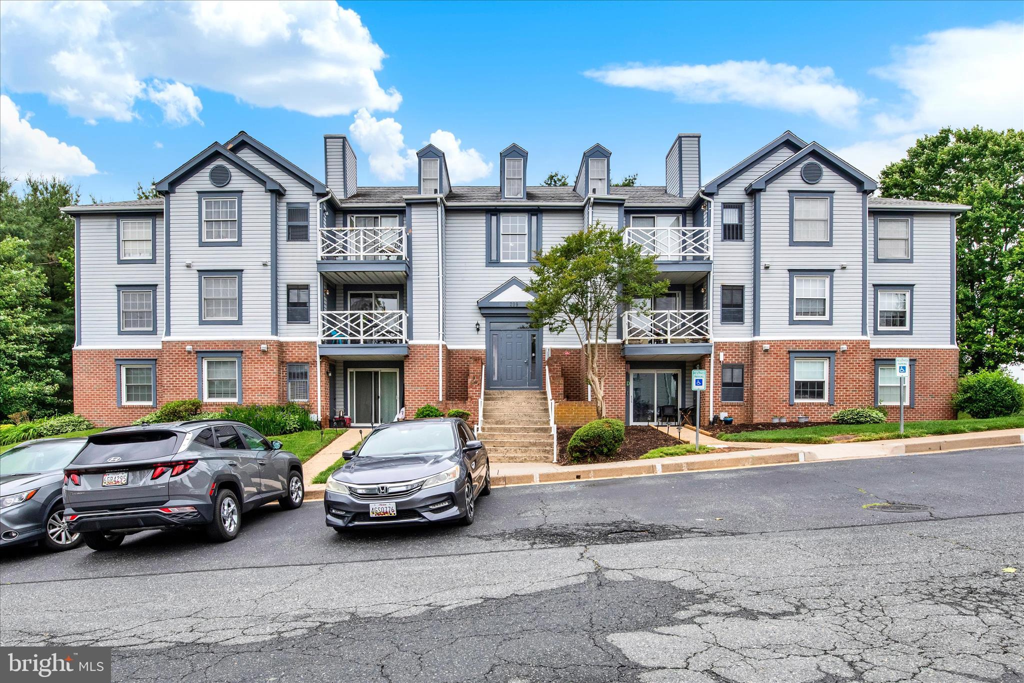 LAUREL WOODS - Residential