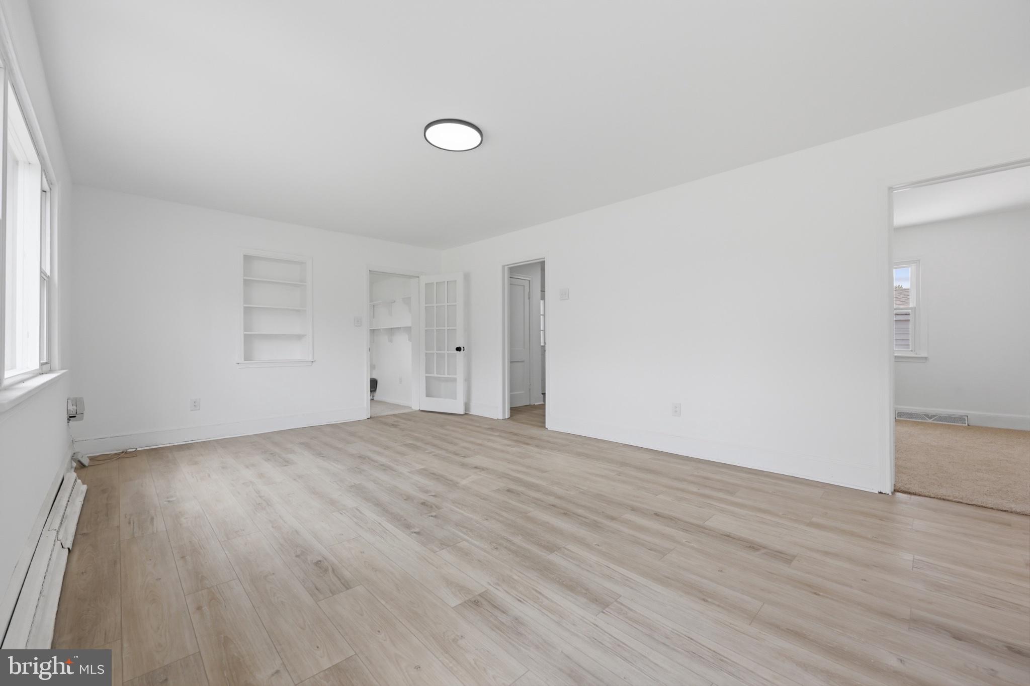 MARSHALL'S CORNER - Residential