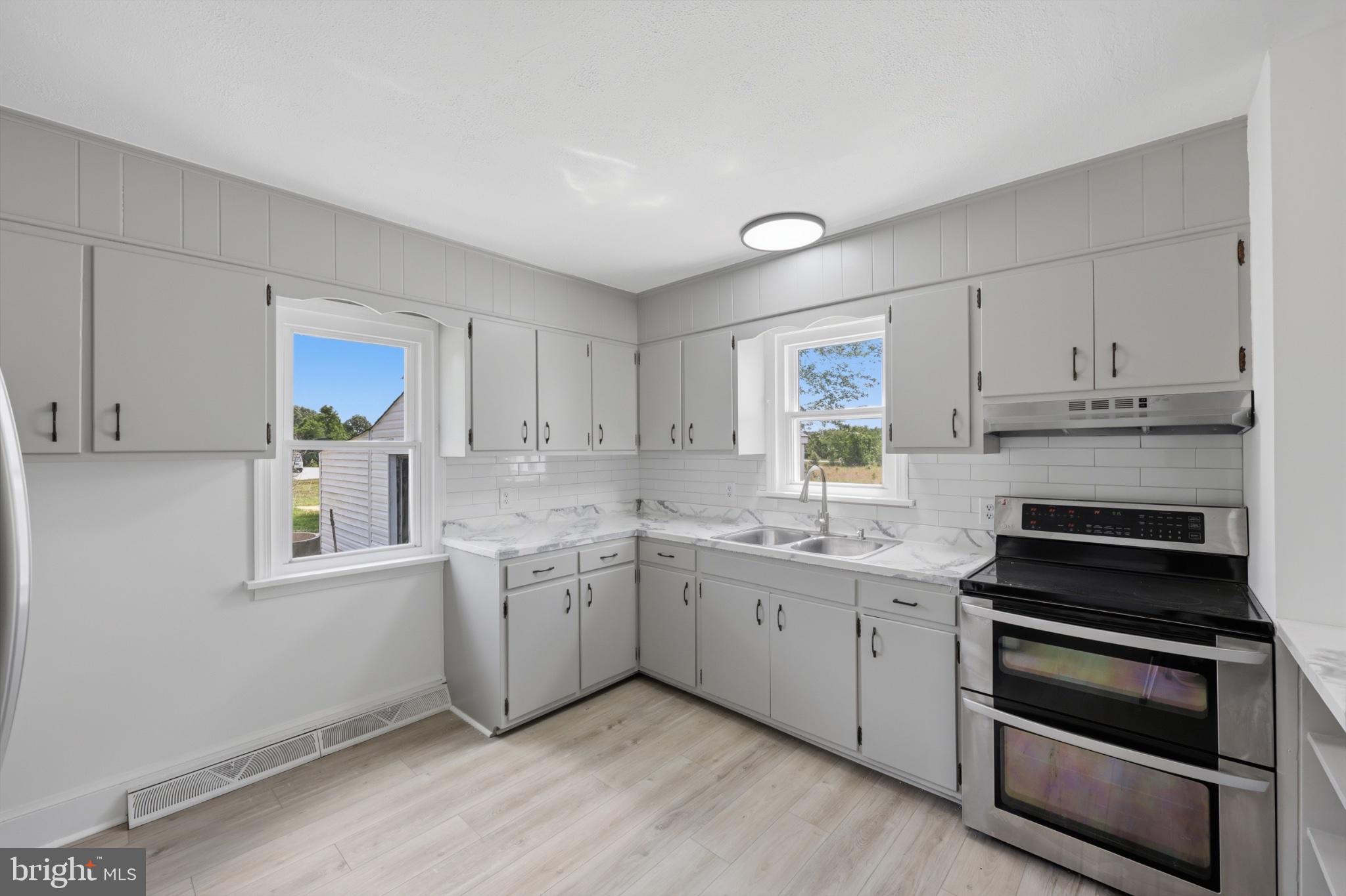 MARSHALL'S CORNER - Residential