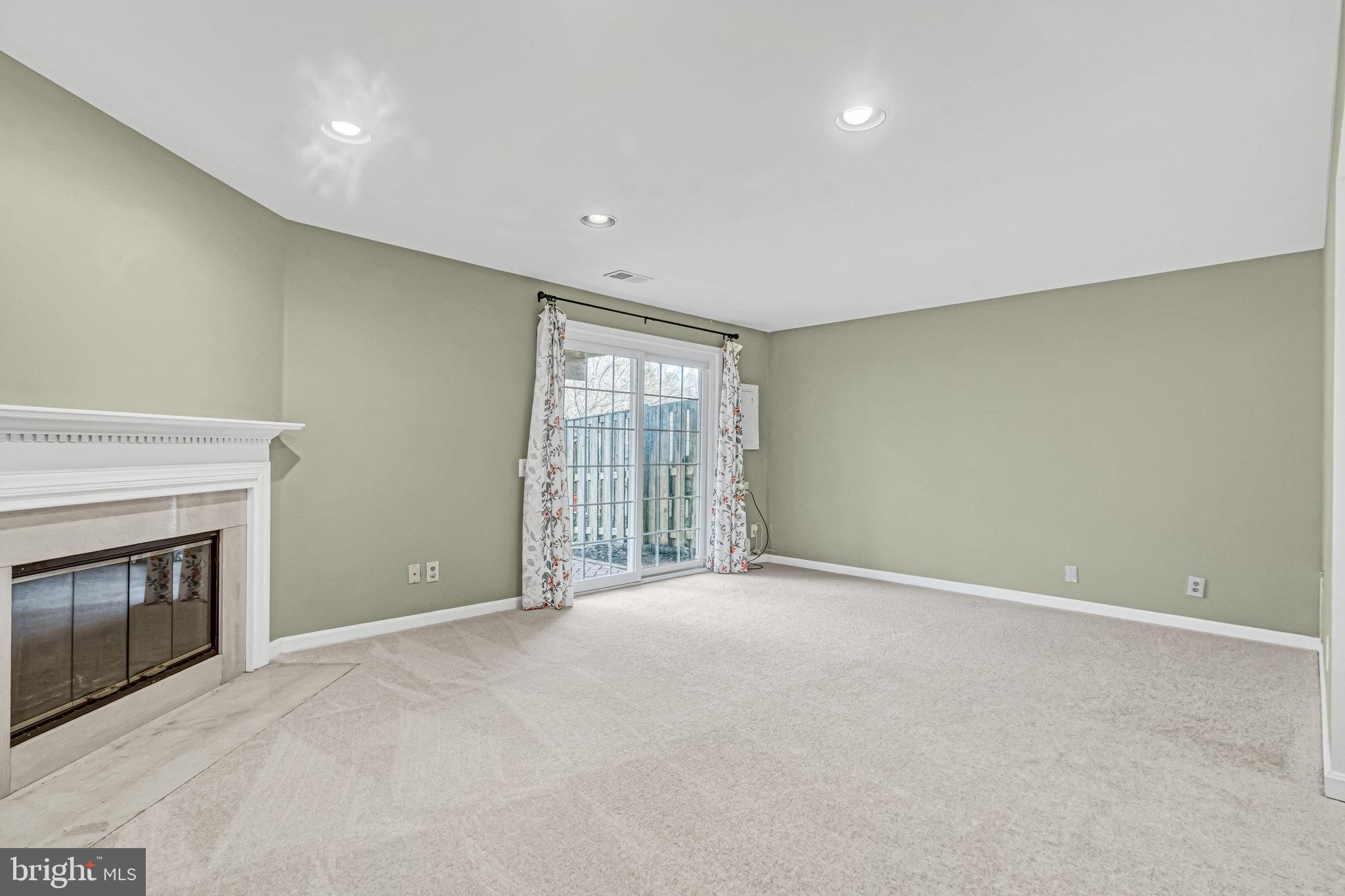 ASHBURN FARM - Residential