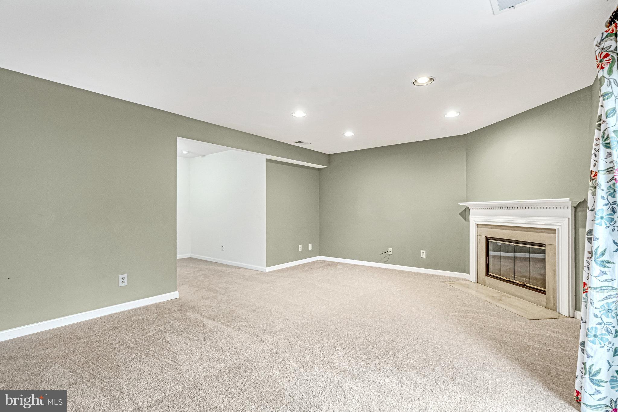 ASHBURN FARM - Residential