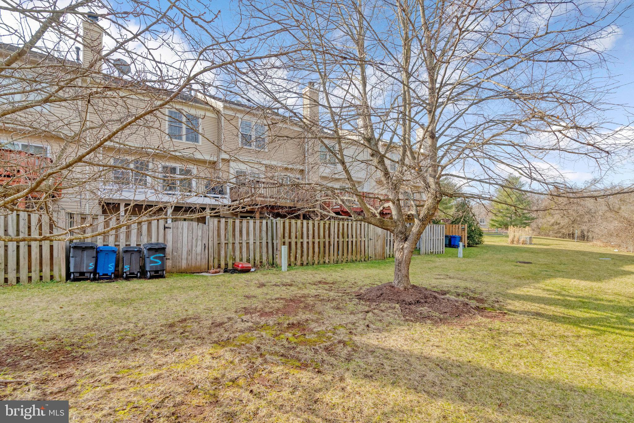 ASHBURN FARM - Residential
