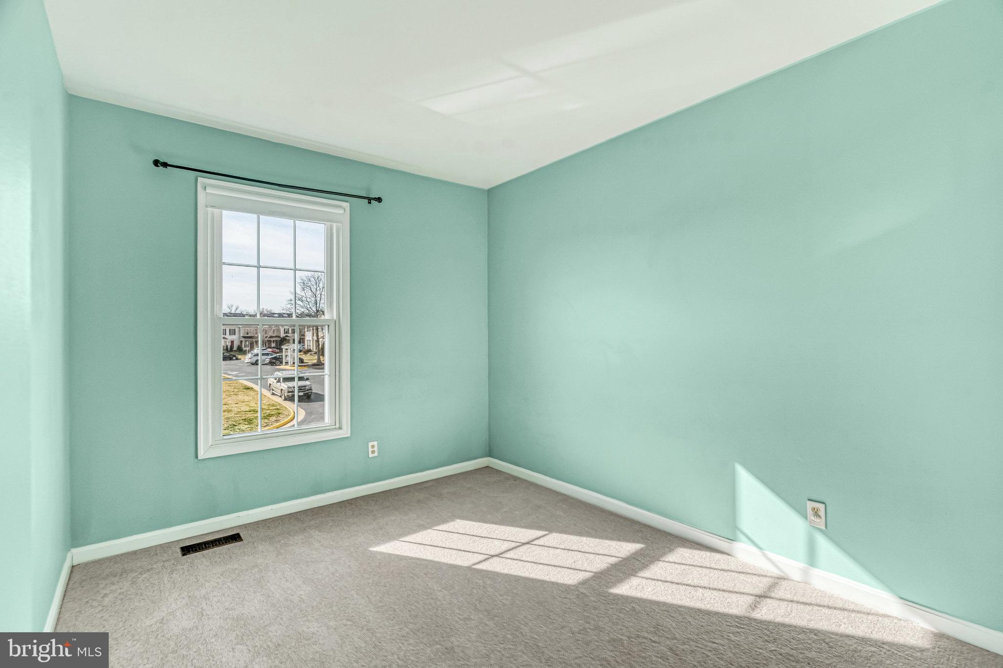 ASHBURN FARM - Residential