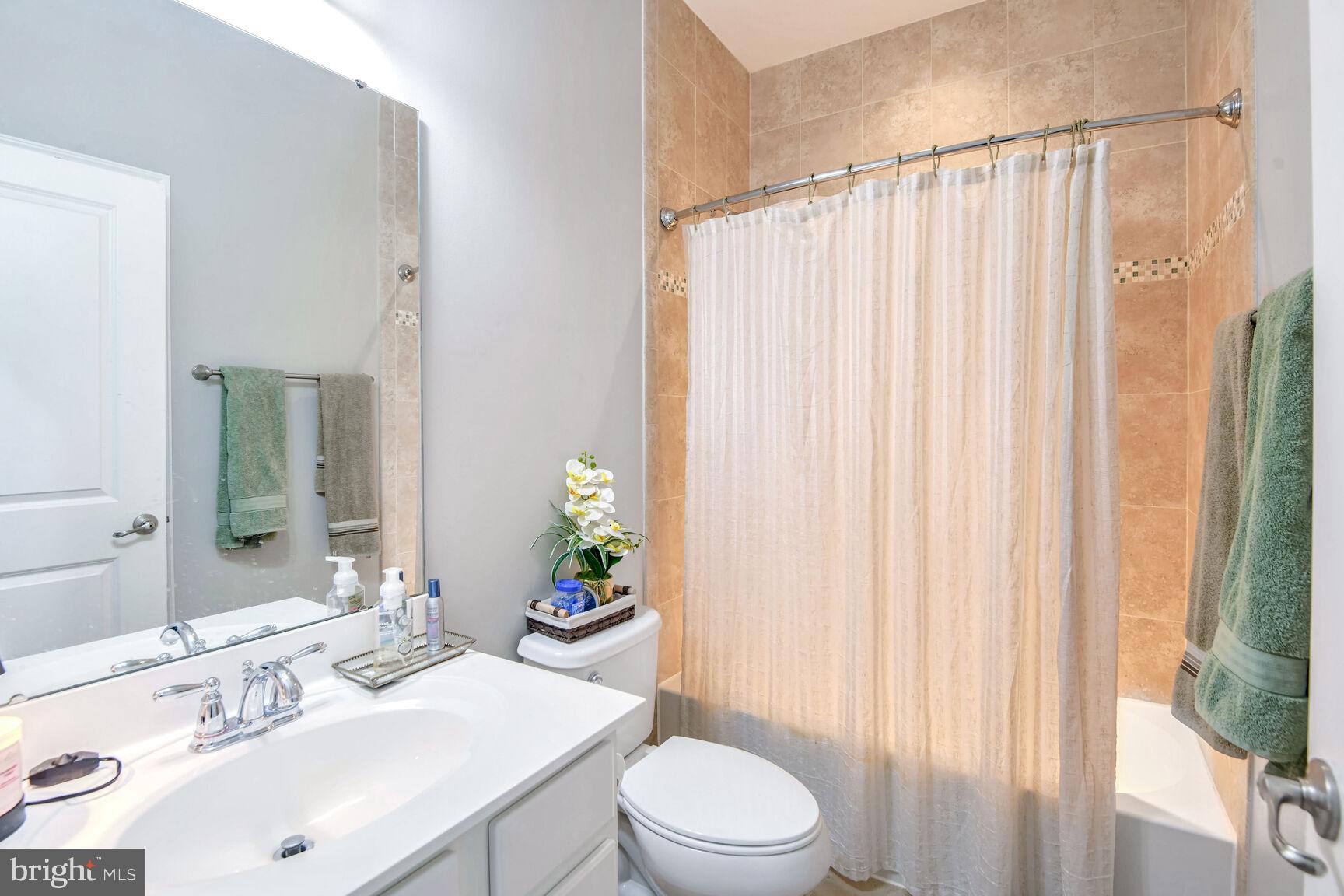 TANYARD SPRINGS TOWNHOMES - Residential