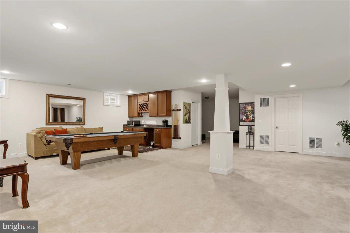 LAUREL OVERLOOK - Residential