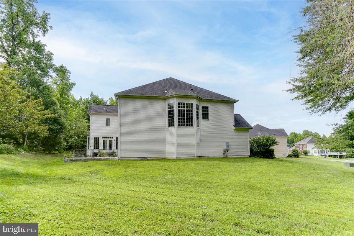 LAUREL OVERLOOK - Residential