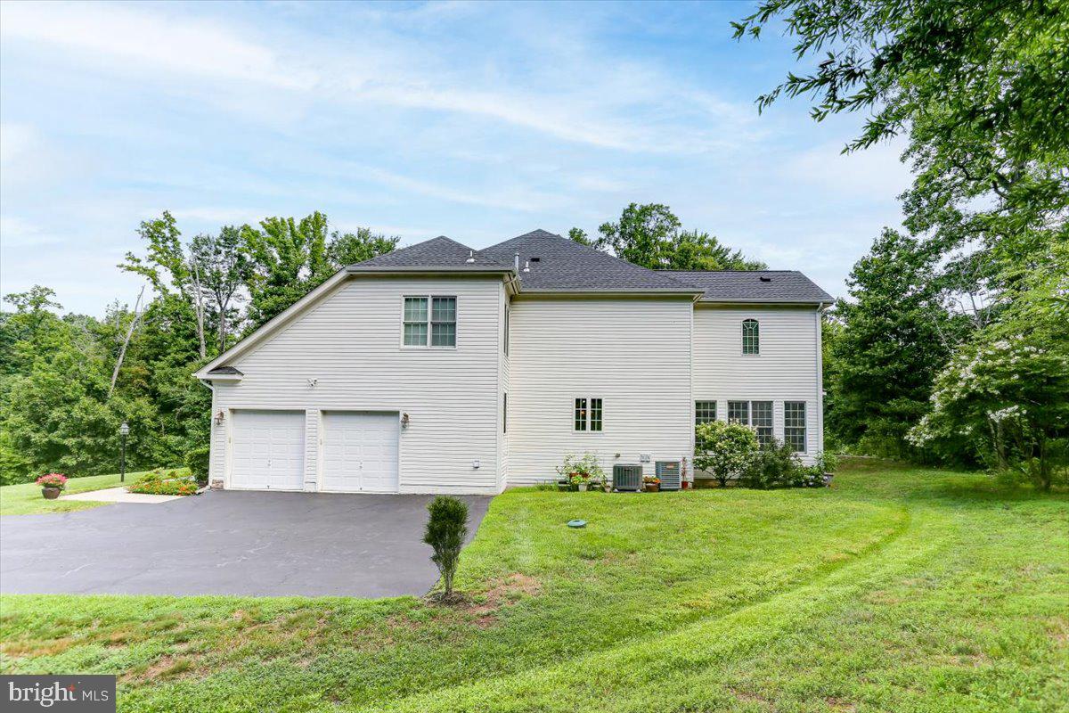LAUREL OVERLOOK - Residential