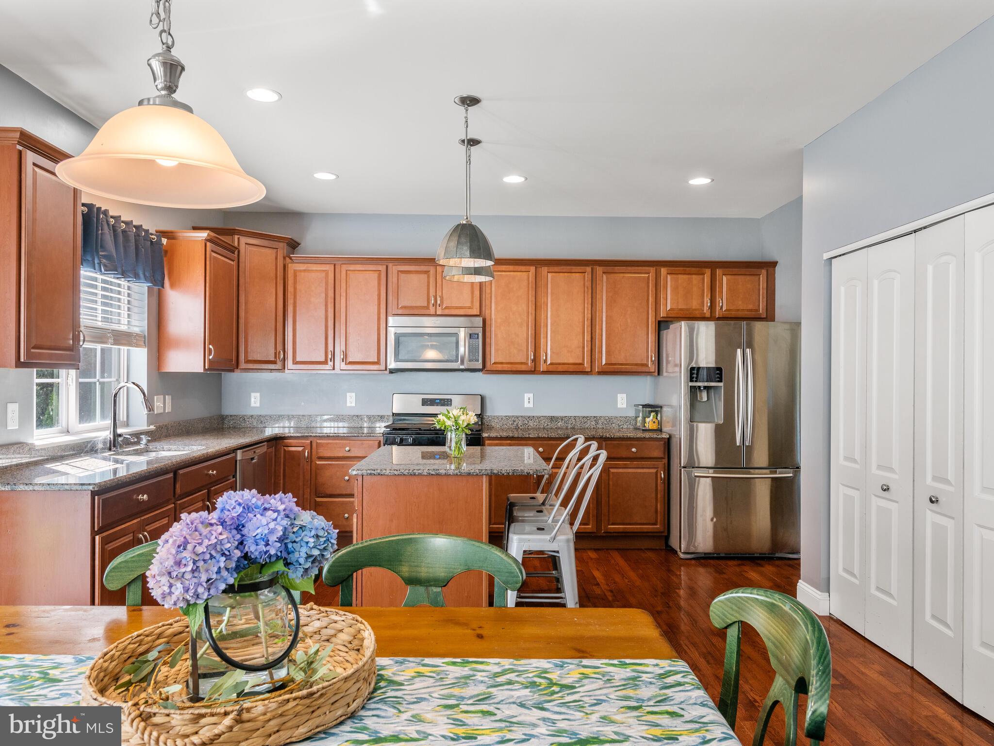 MOUNTAINVIEW - Residential