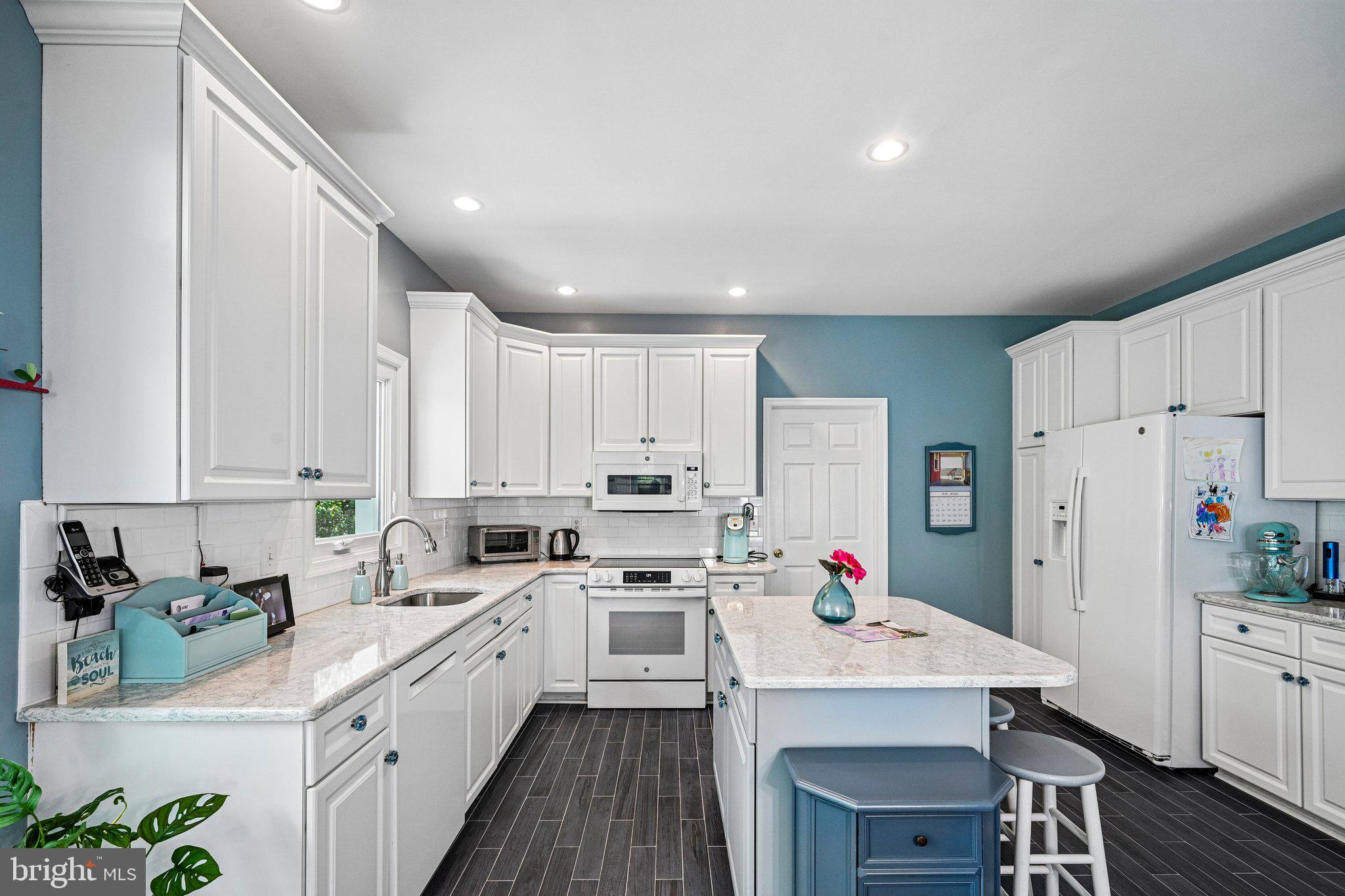 SOMERSET LAKE - Residential