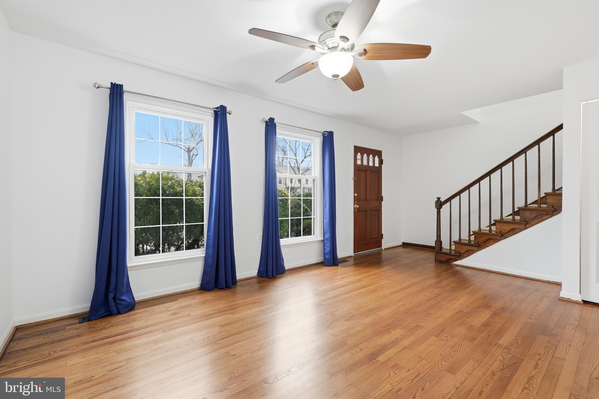 GEORGETOWN HOUSES - Residential