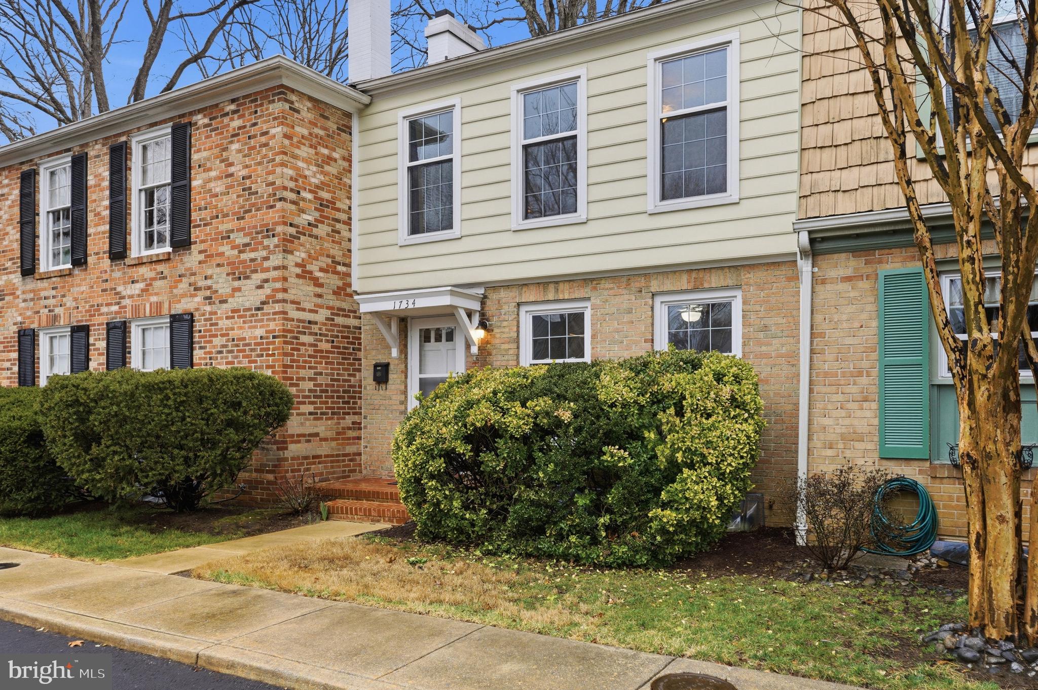 GEORGETOWN HOUSES - Residential