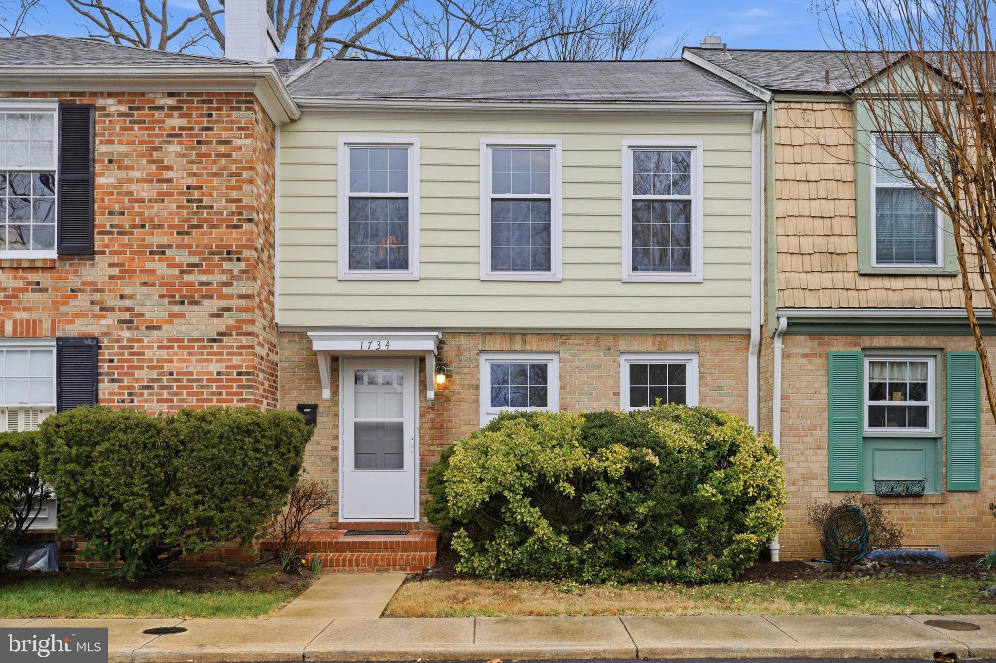 GEORGETOWN HOUSES - Residential
