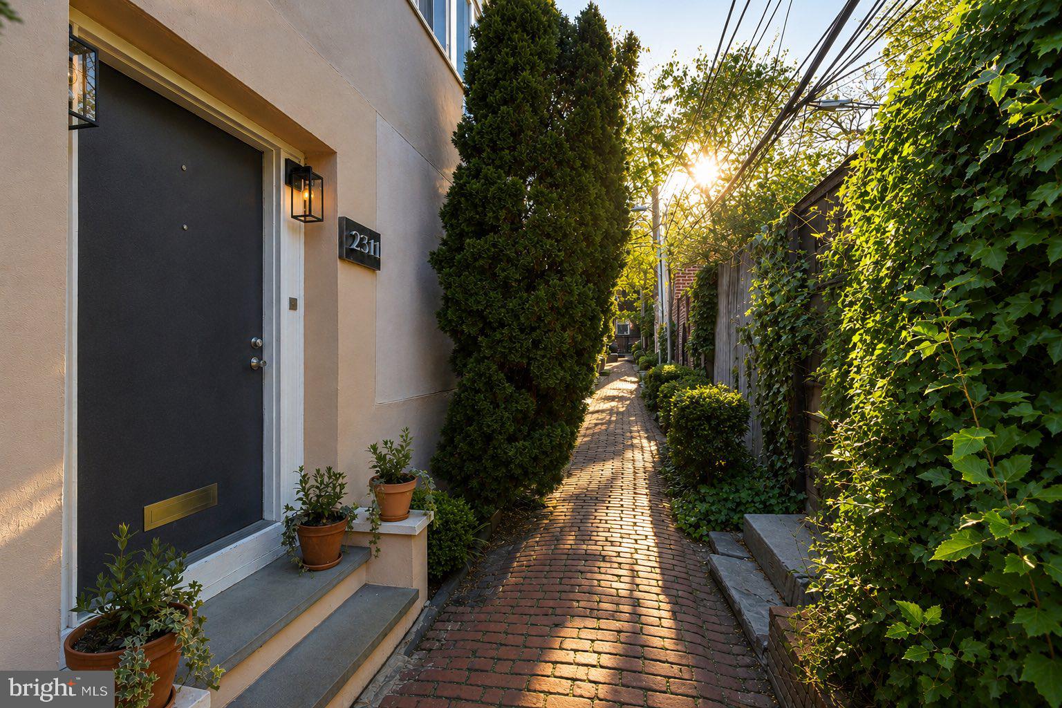 FAIRMOUNT - Residential