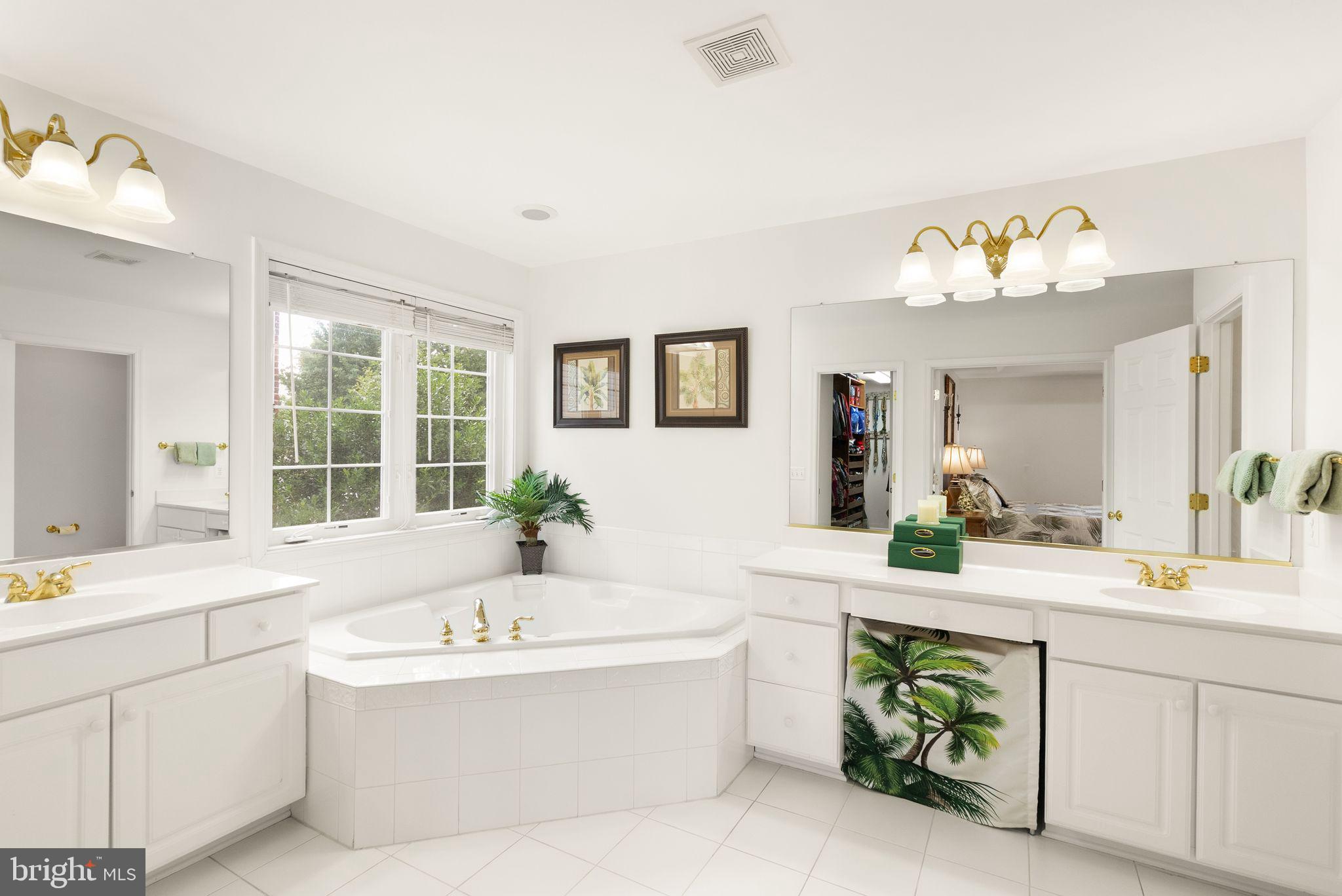 LAUREL HILL LANDBAY - Residential