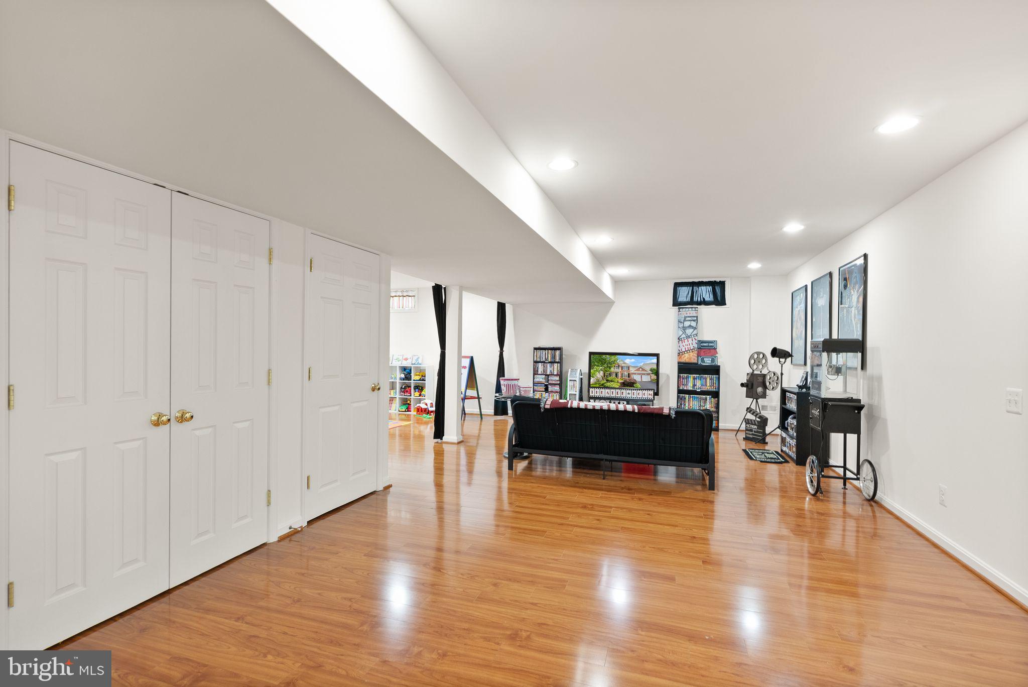 LAUREL HILL LANDBAY - Residential