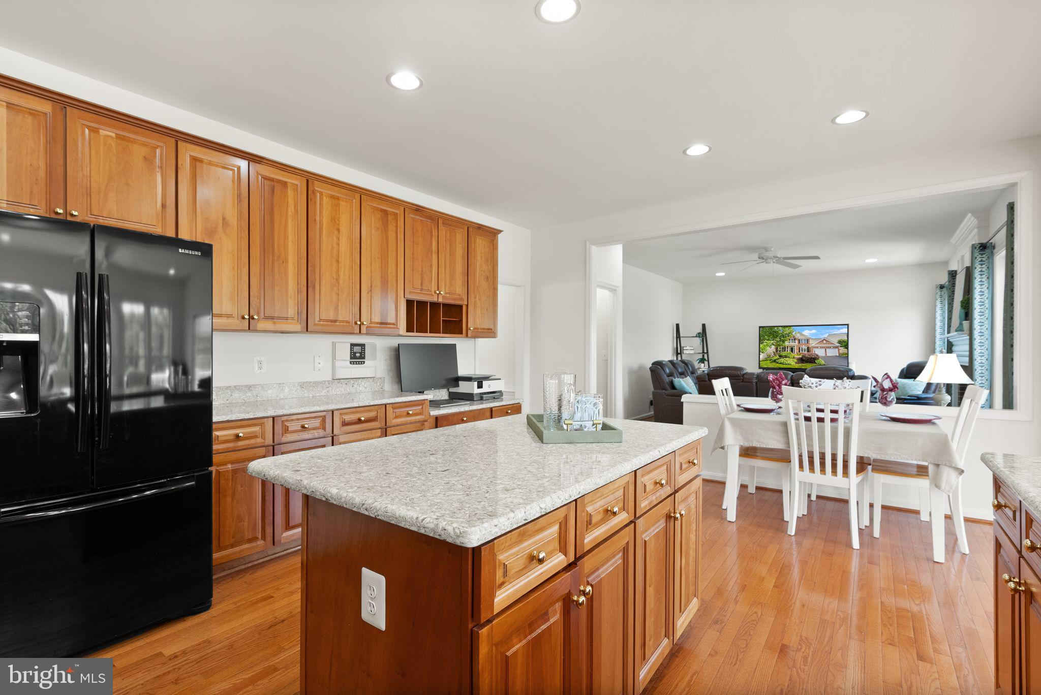 LAUREL HILL LANDBAY - Residential