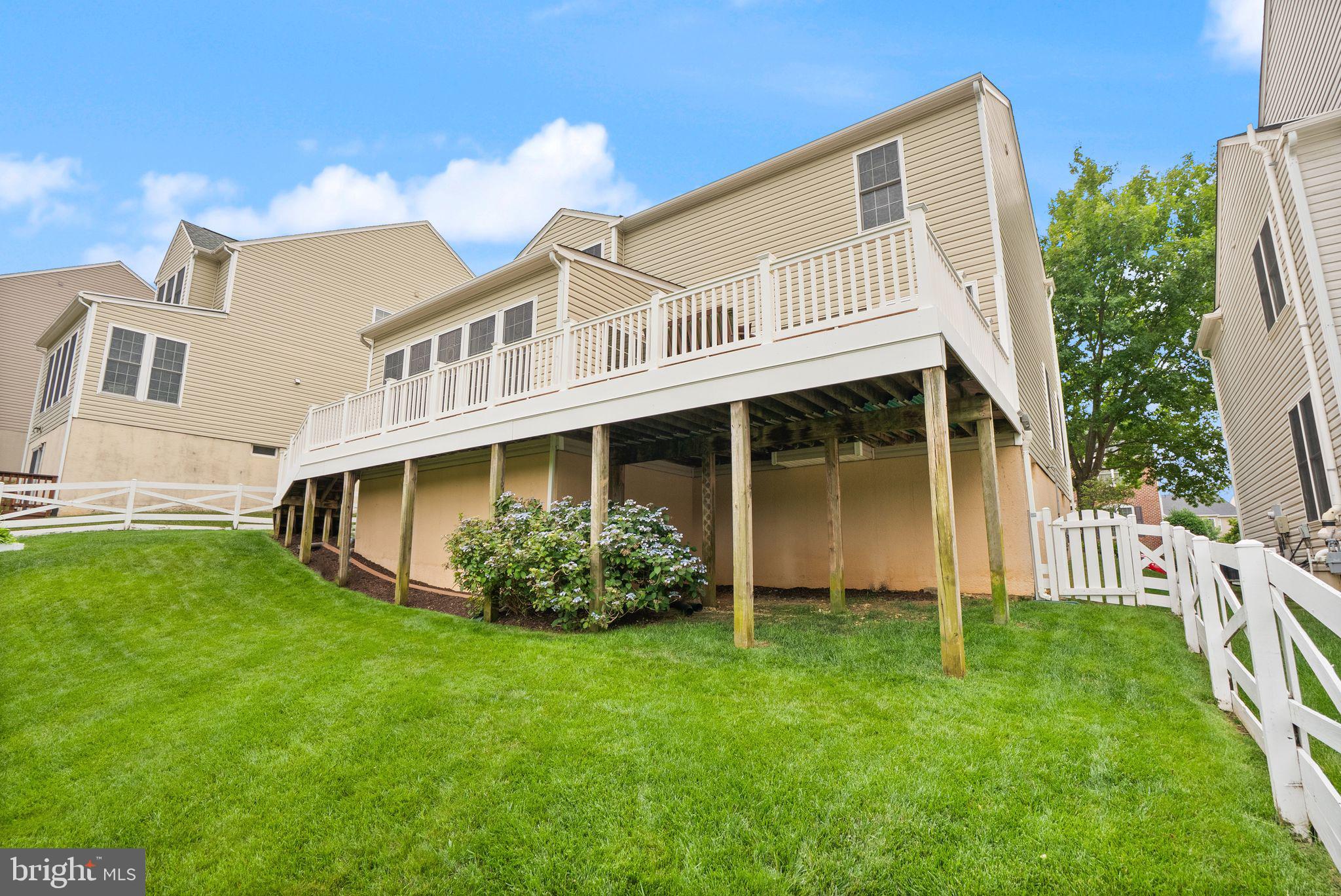 LAUREL HILL LANDBAY - Residential