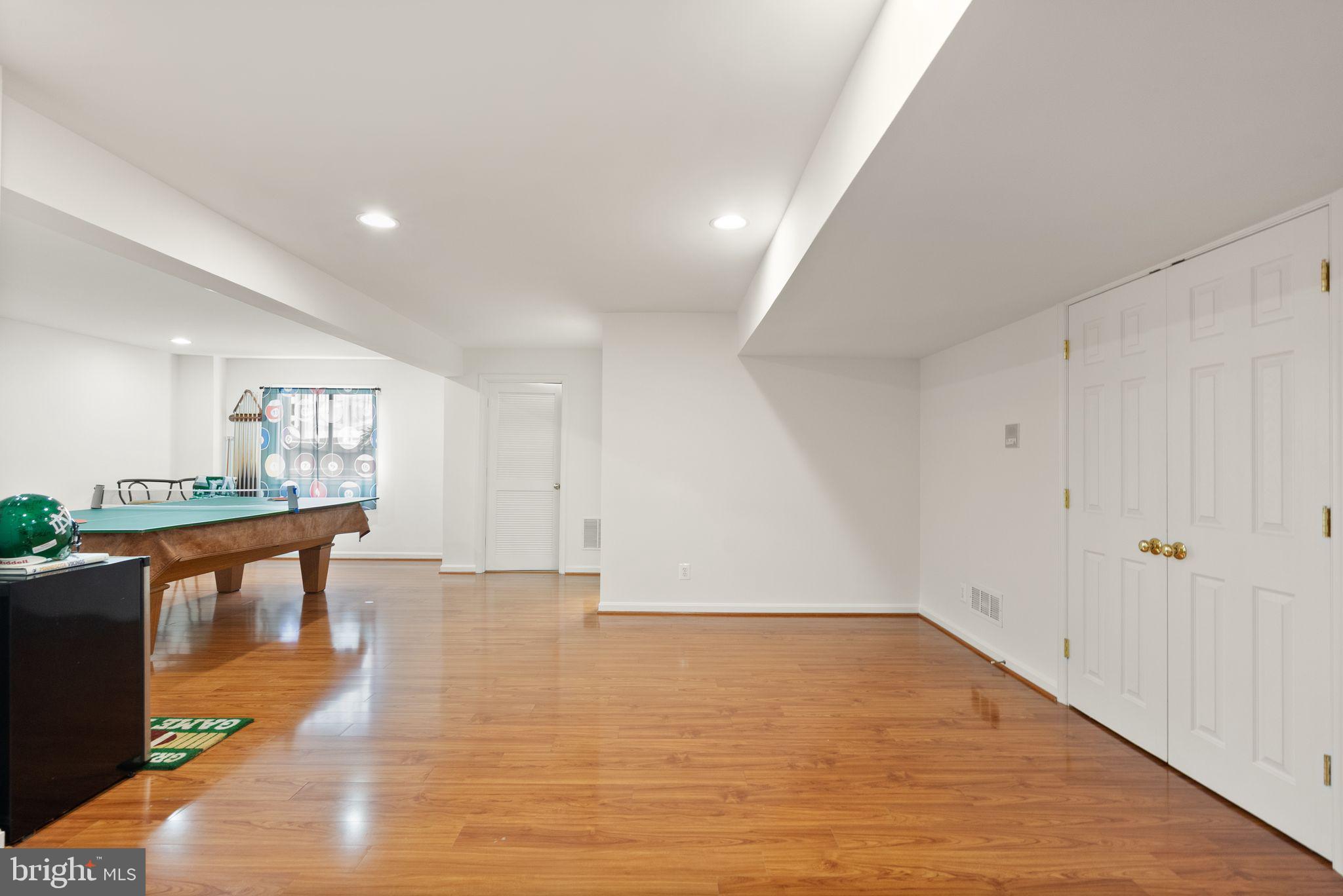 LAUREL HILL LANDBAY - Residential