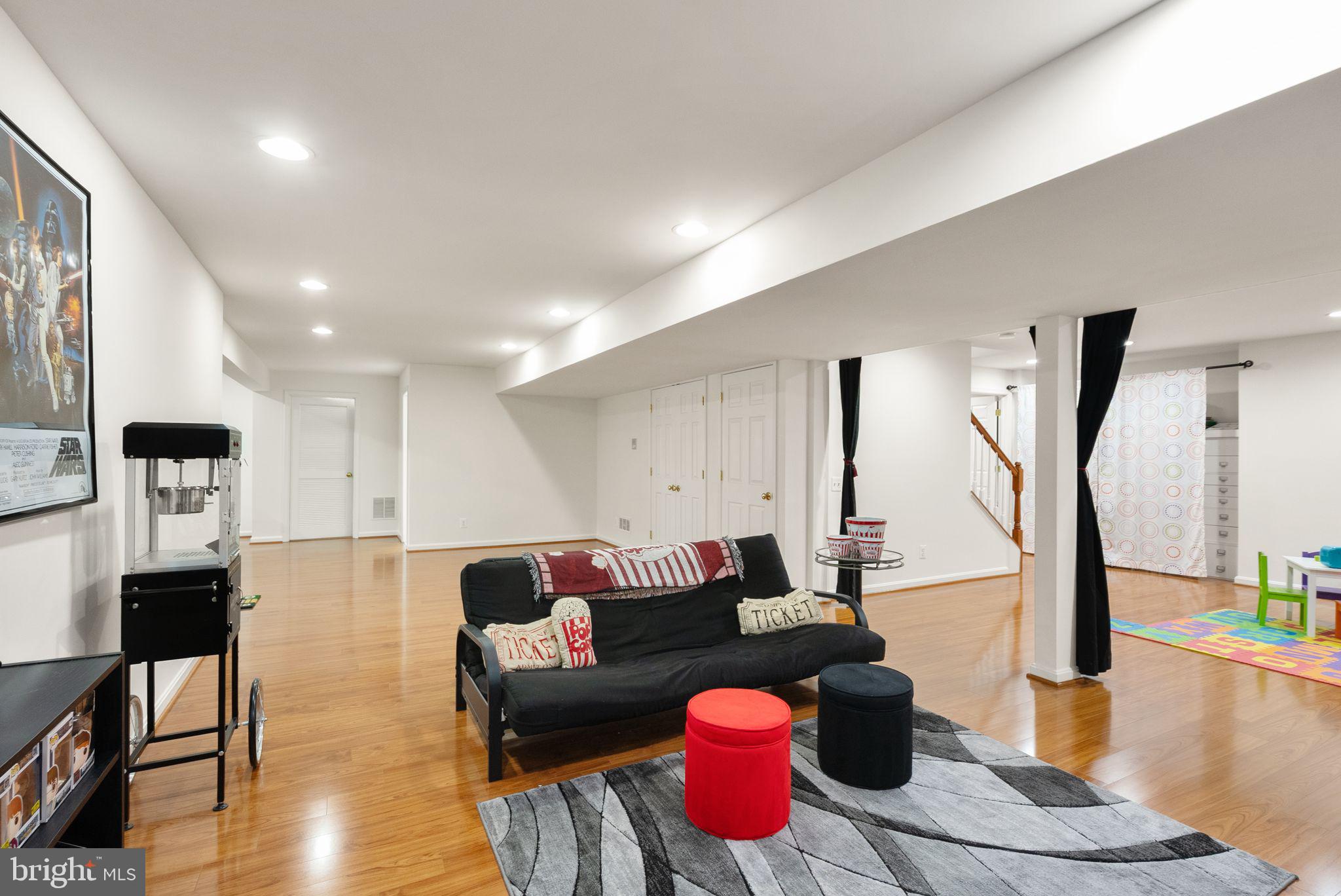 LAUREL HILL LANDBAY - Residential