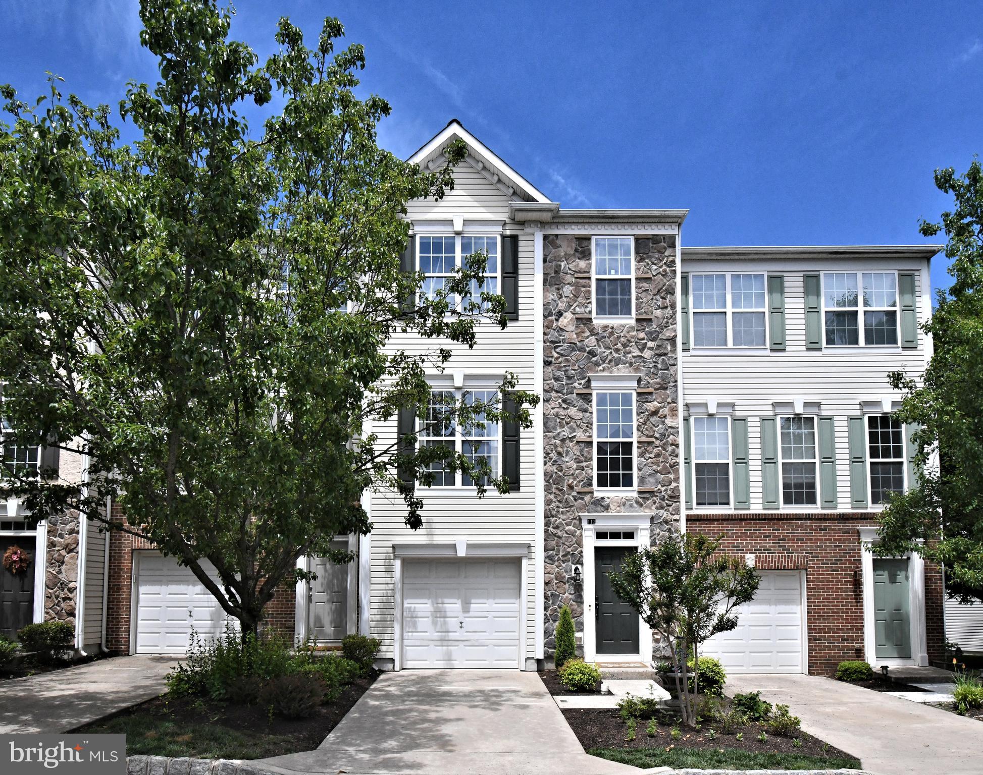 LONGFORD CROSSING - Residential