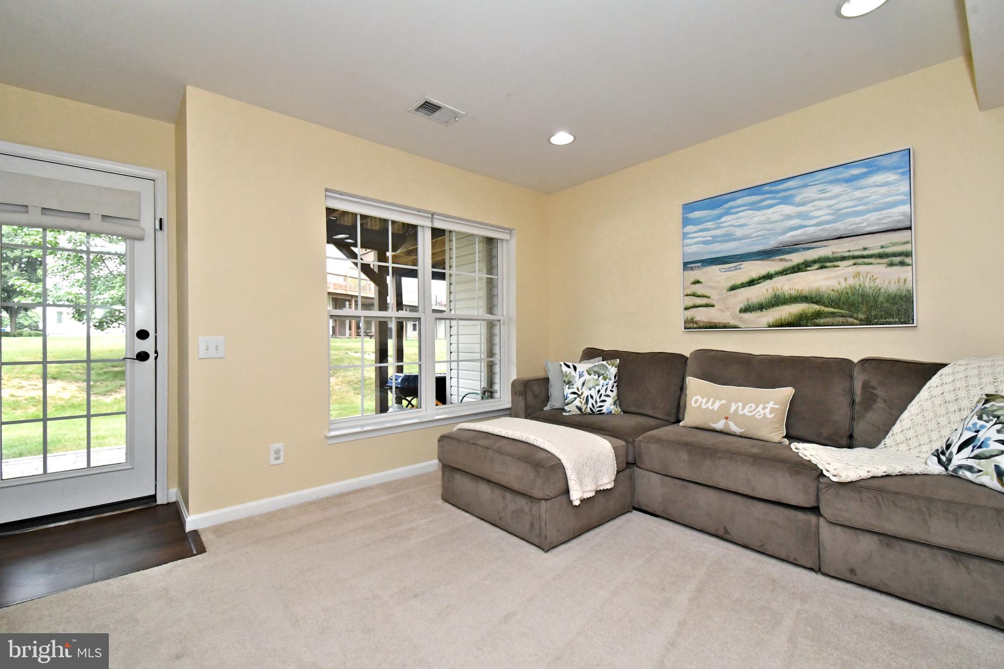 LONGFORD CROSSING - Residential