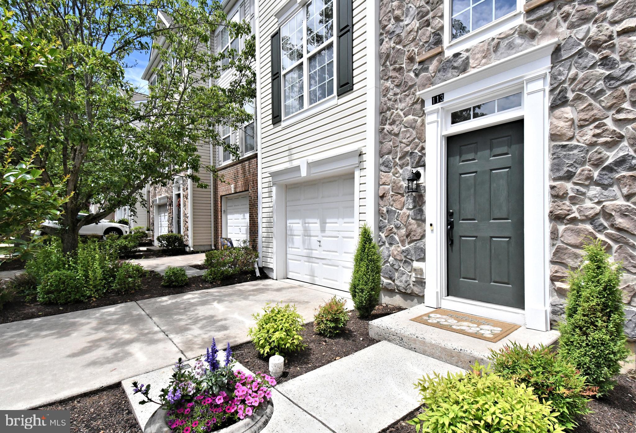 LONGFORD CROSSING - Residential