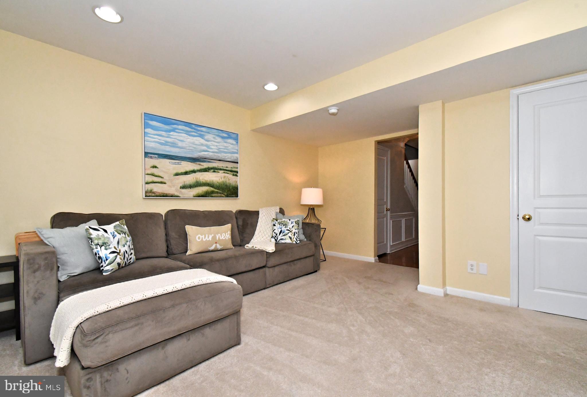 LONGFORD CROSSING - Residential