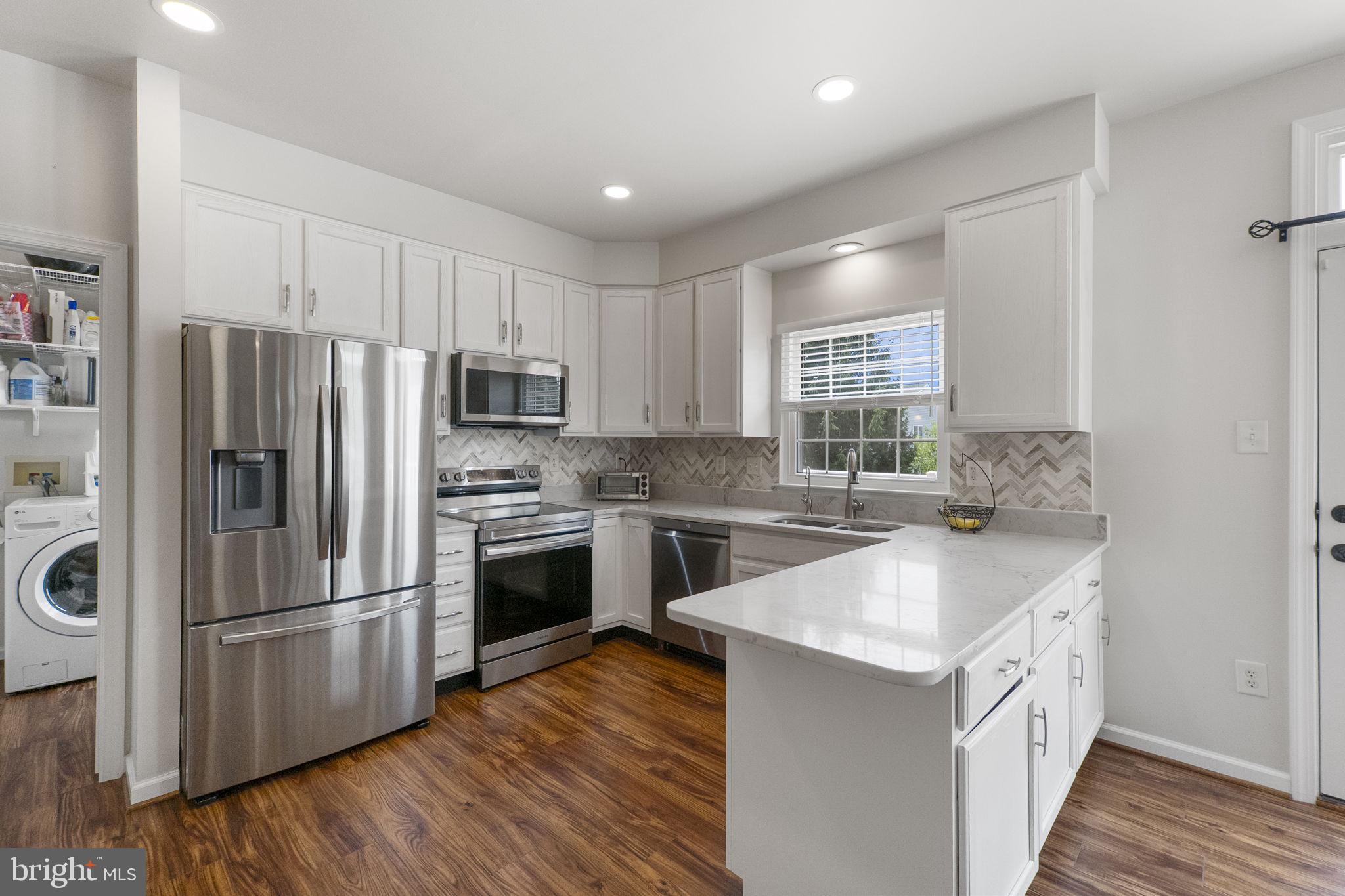 SUN MEADOW - Residential