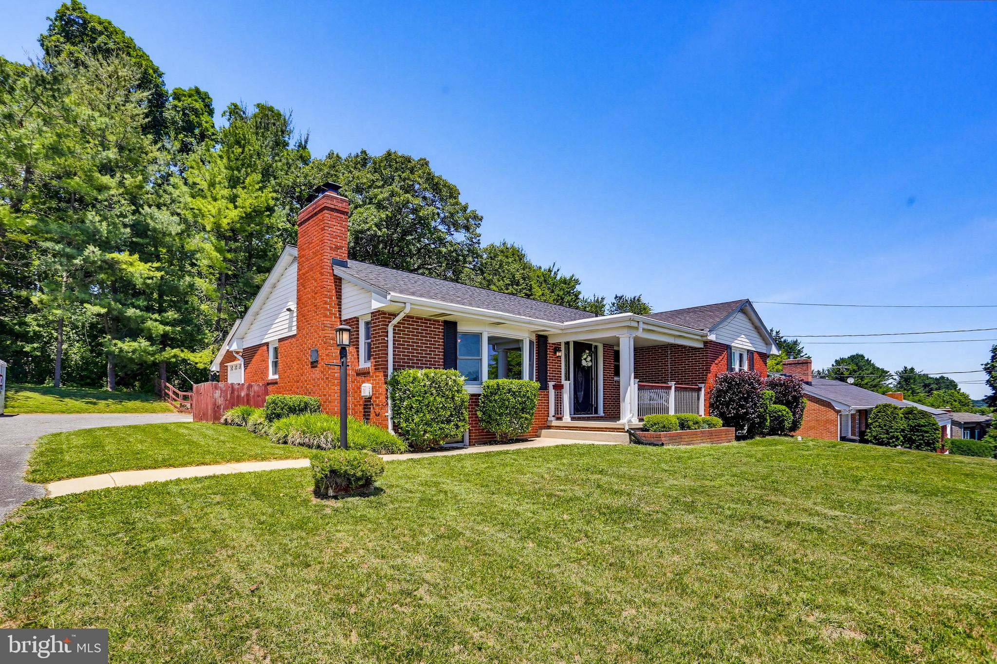 HAMPSTEAD HEIGHTS - Residential