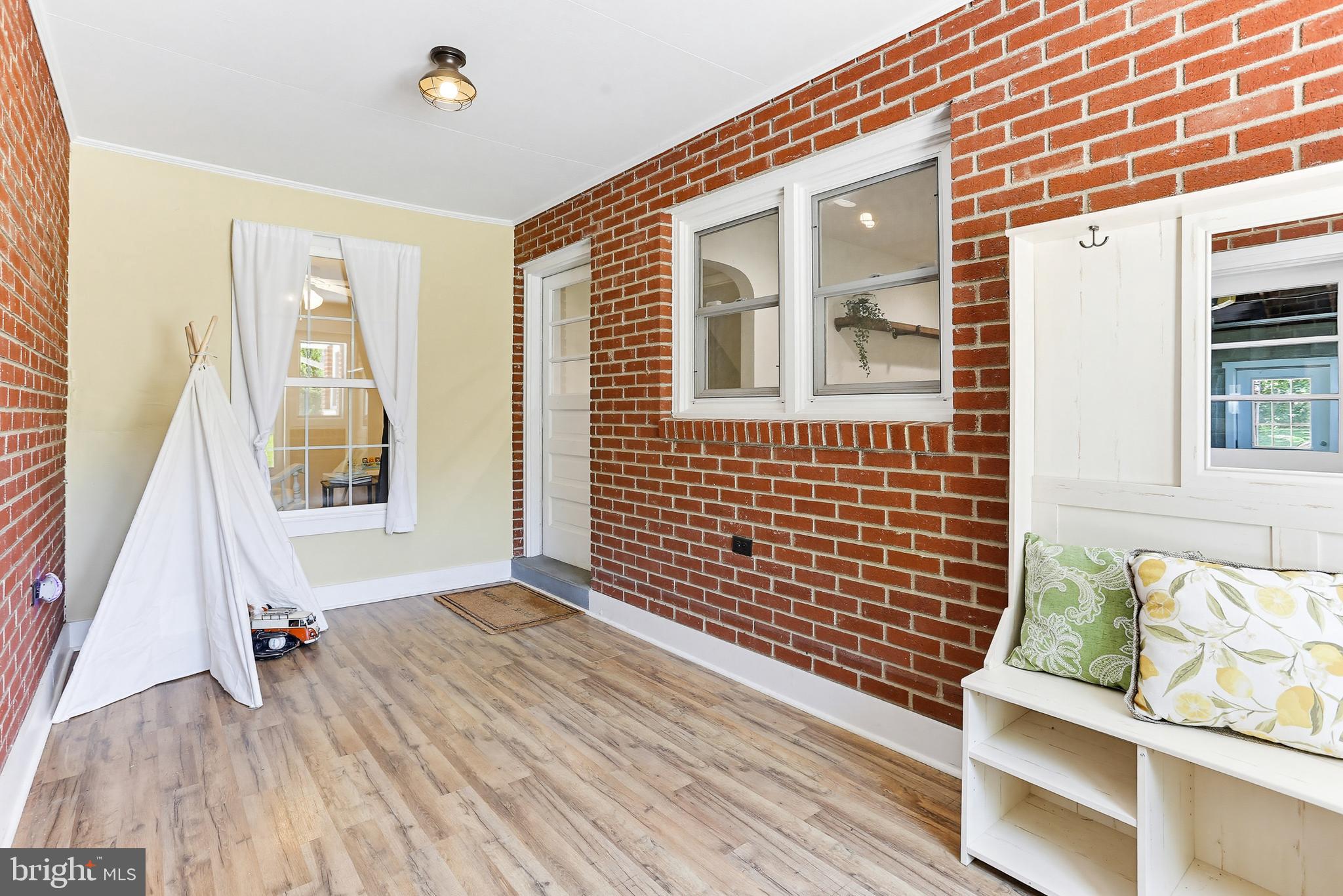 HAMPSTEAD HEIGHTS - Residential