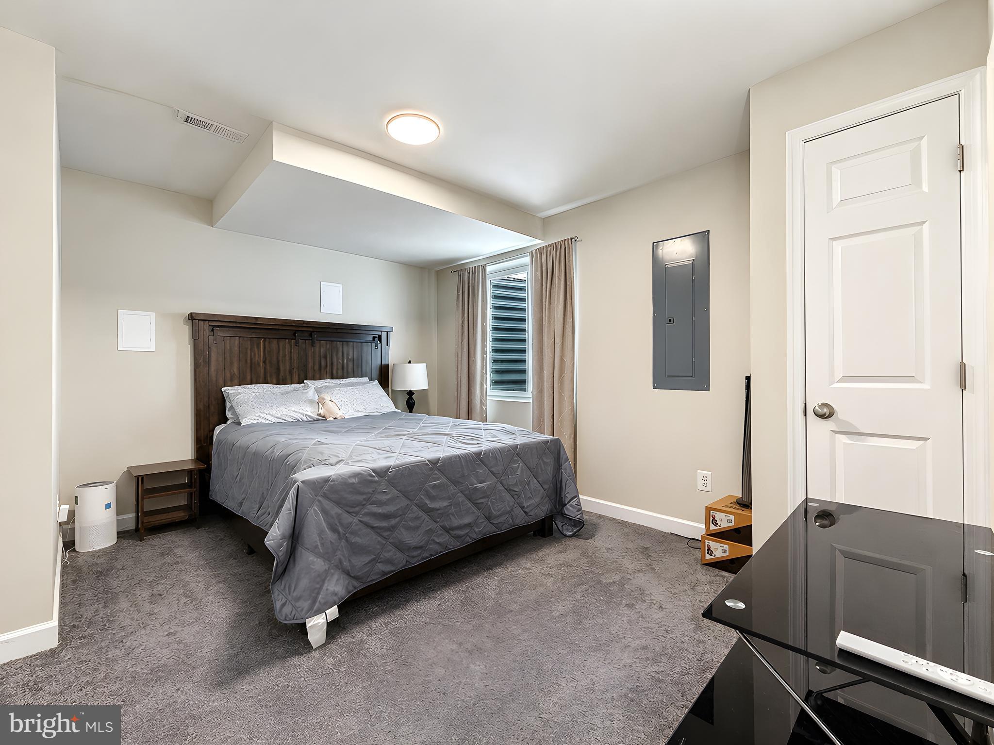 CLEMENTS POINTE - Residential