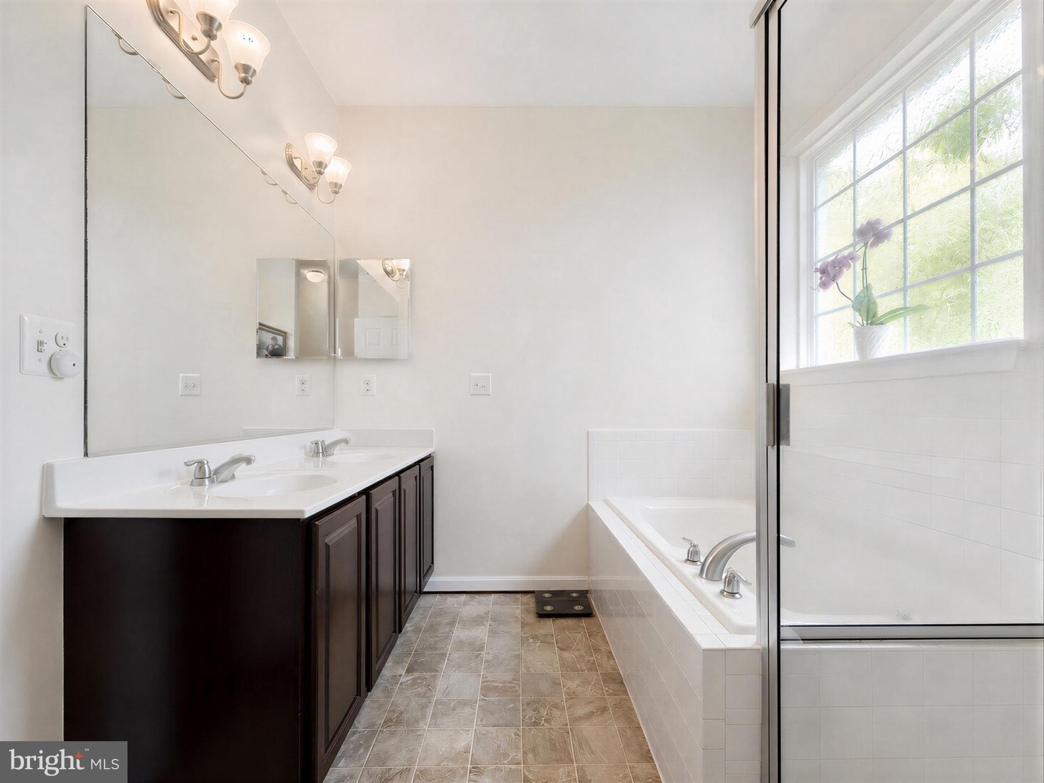 CLEMENTS POINTE - Residential