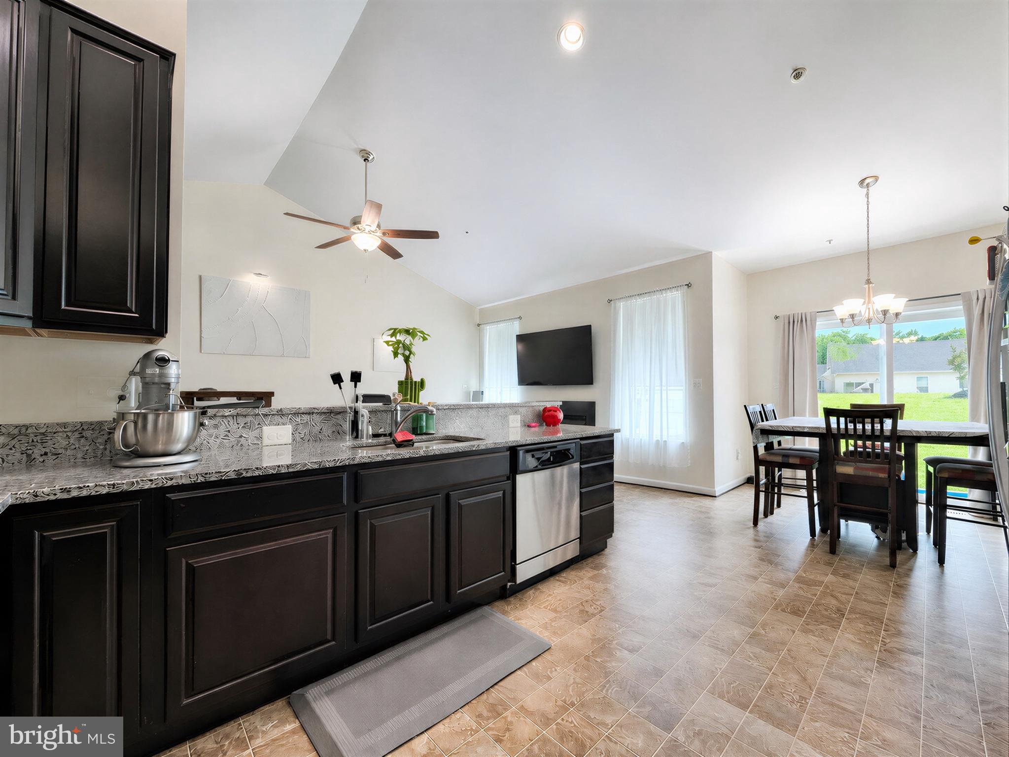 CLEMENTS POINTE - Residential