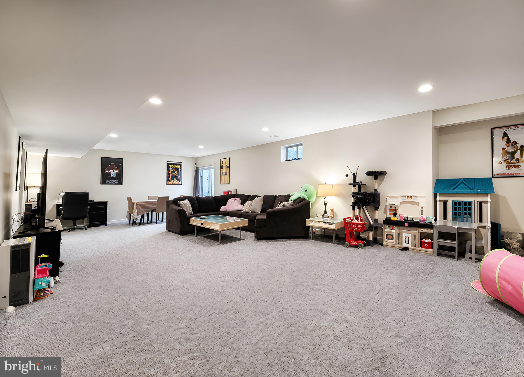CLEMENTS POINTE - Residential