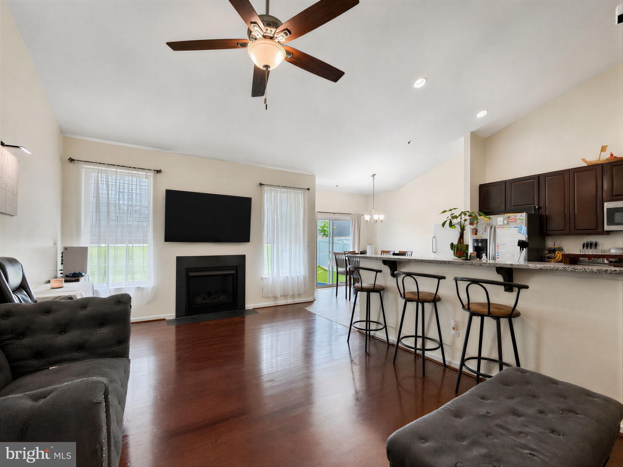 CLEMENTS POINTE - Residential