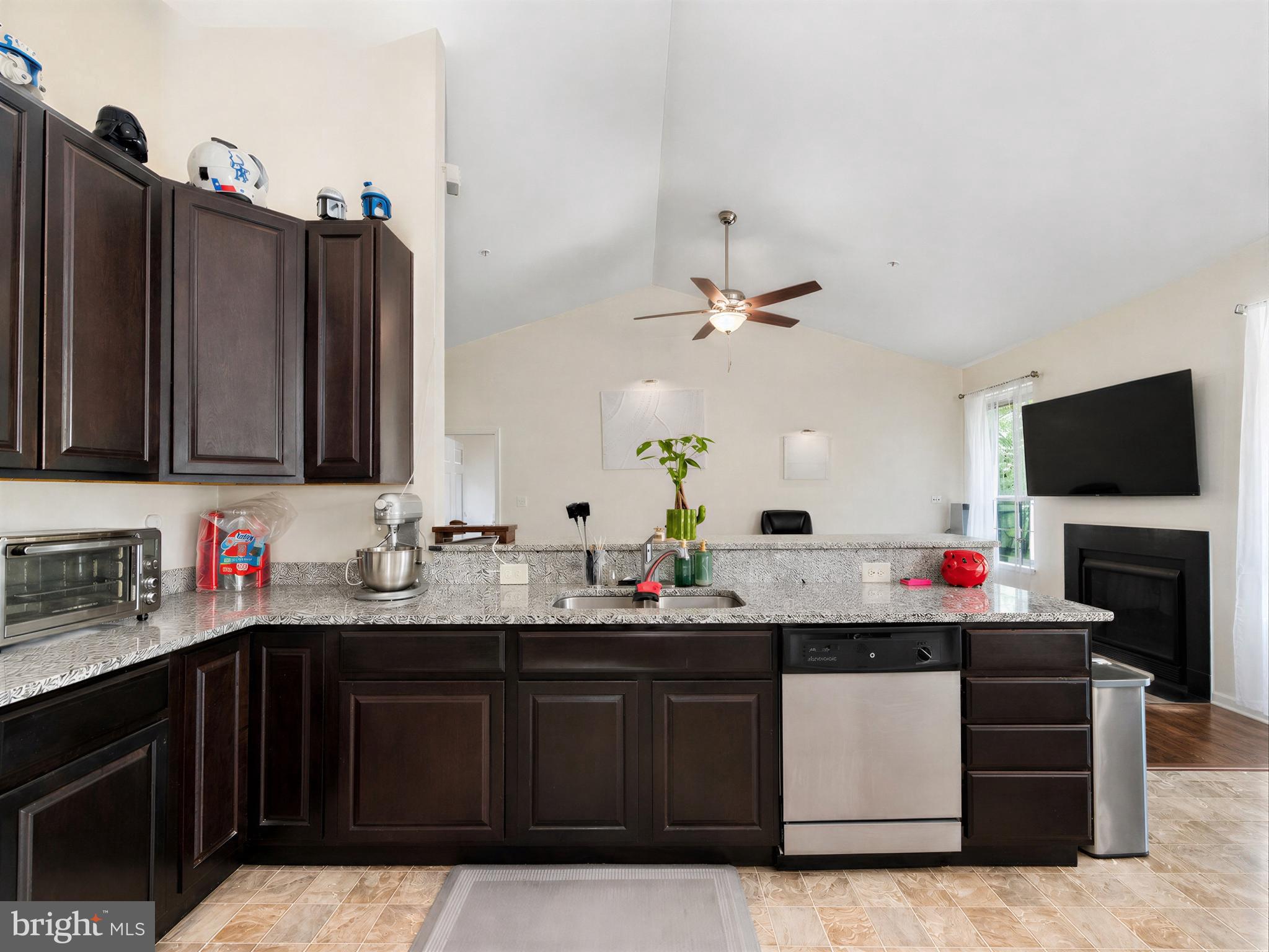 CLEMENTS POINTE - Residential
