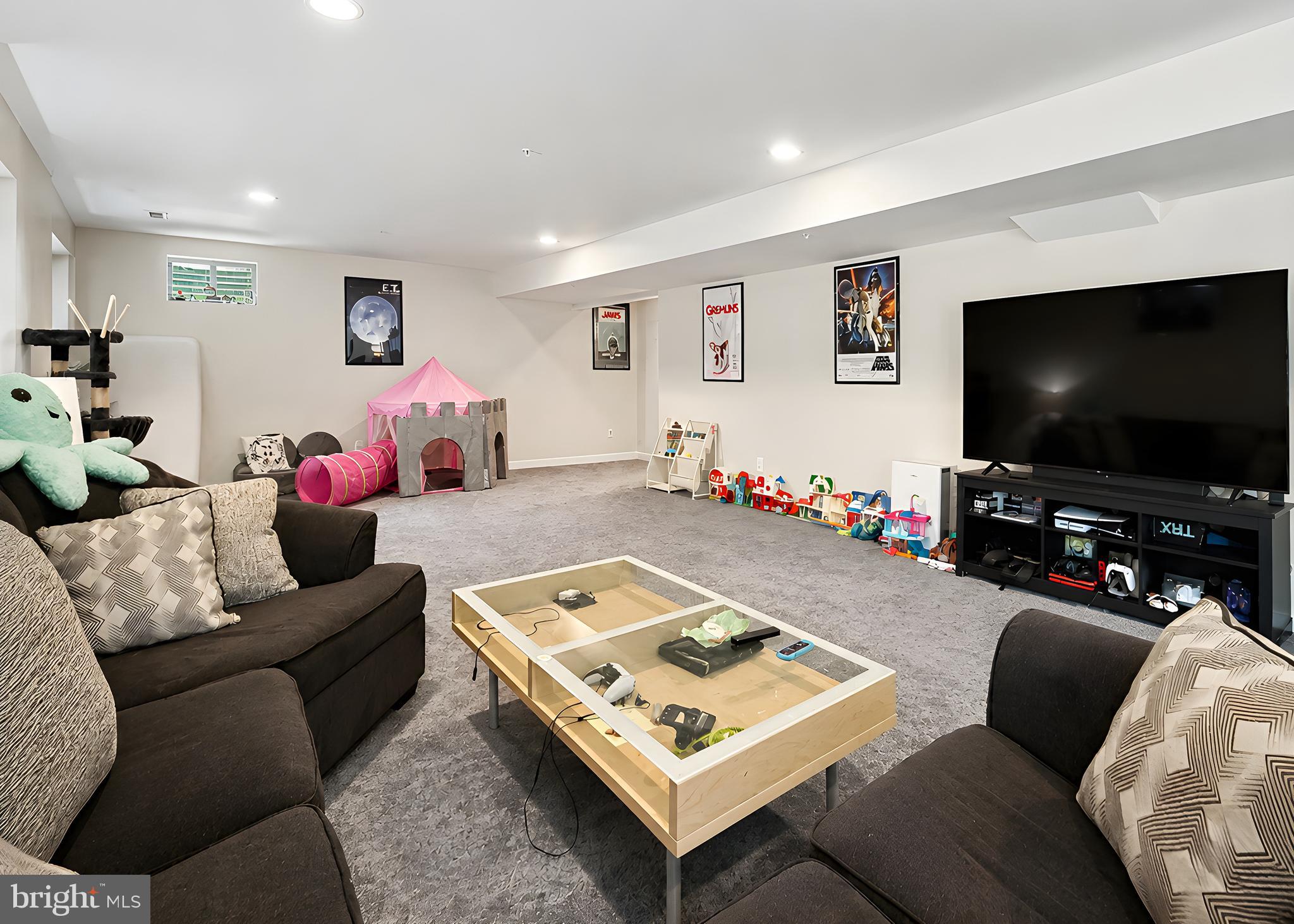 CLEMENTS POINTE - Residential