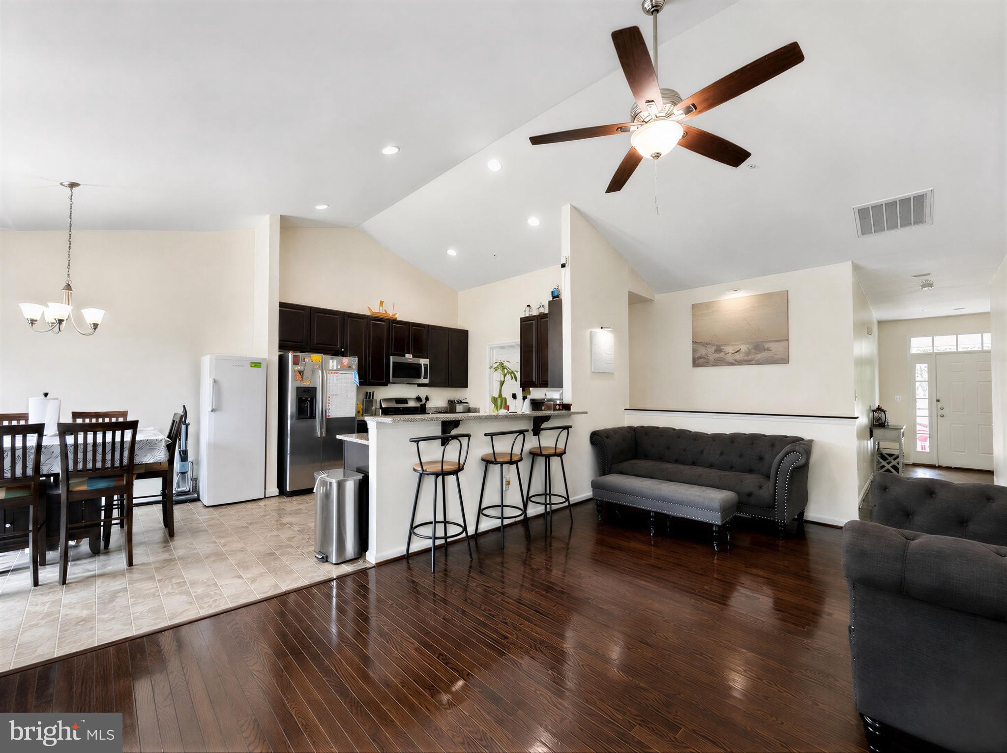CLEMENTS POINTE - Residential