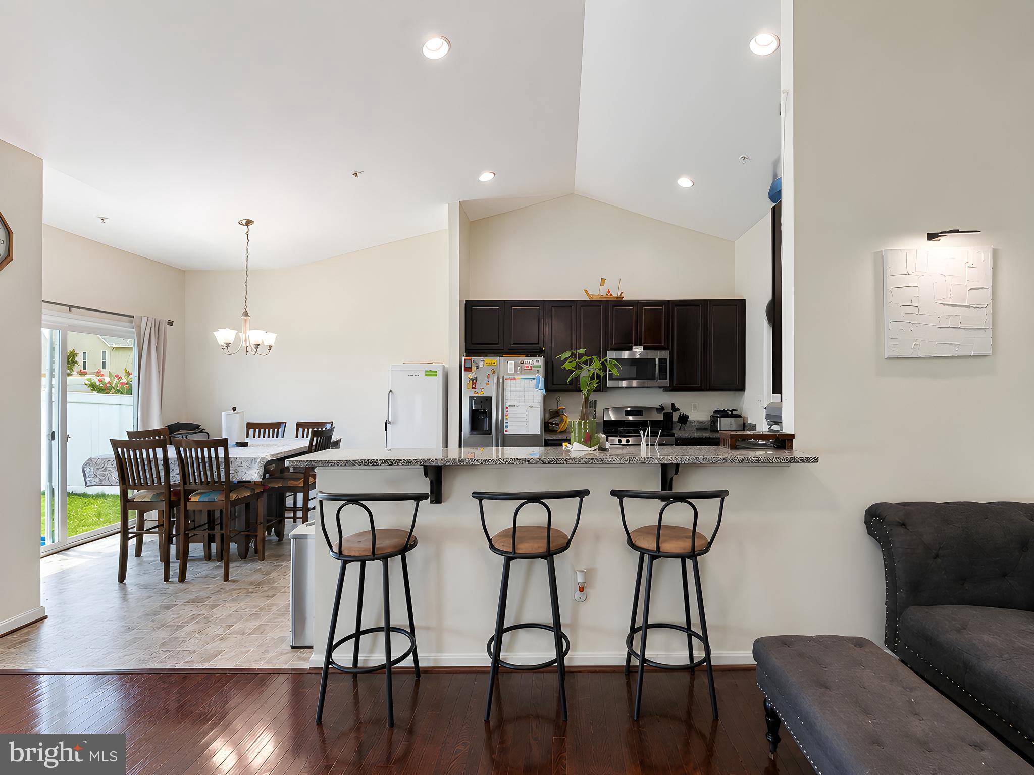 CLEMENTS POINTE - Residential