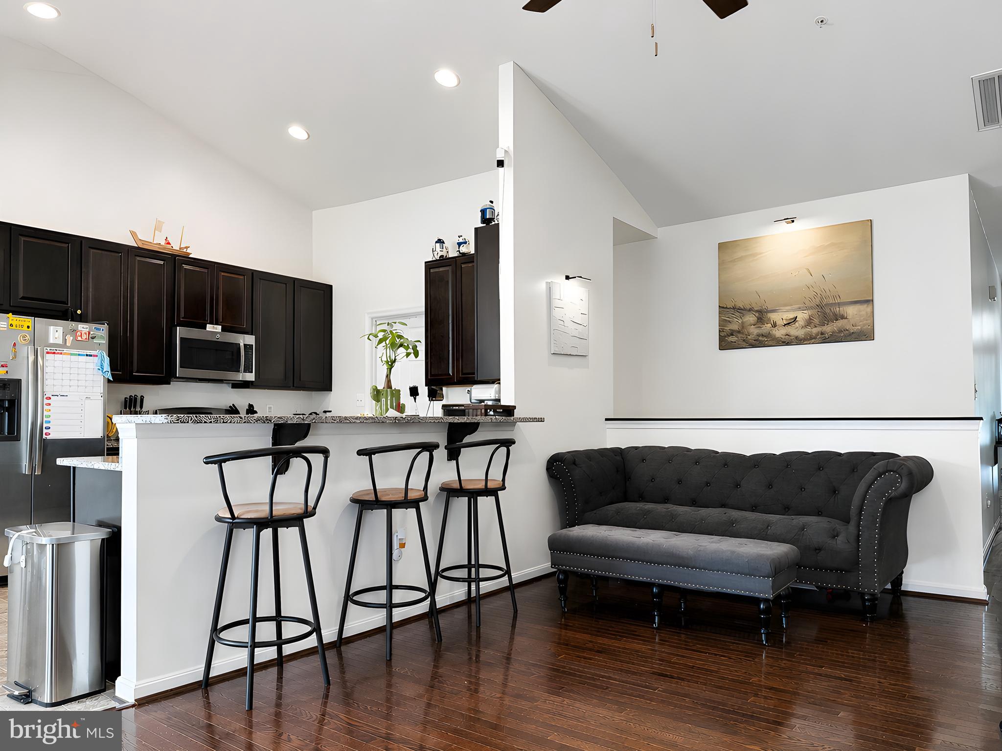 CLEMENTS POINTE - Residential