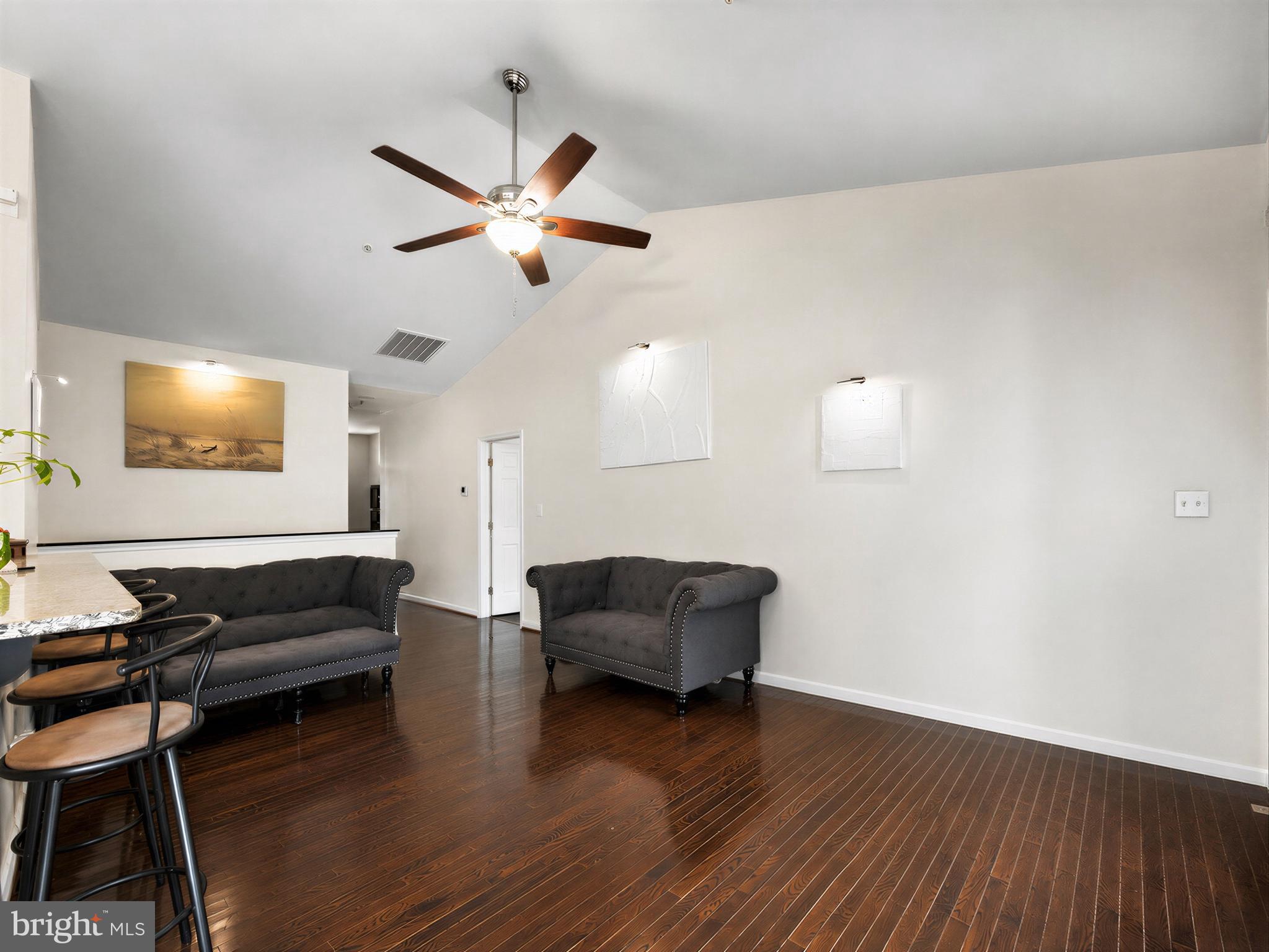 CLEMENTS POINTE - Residential