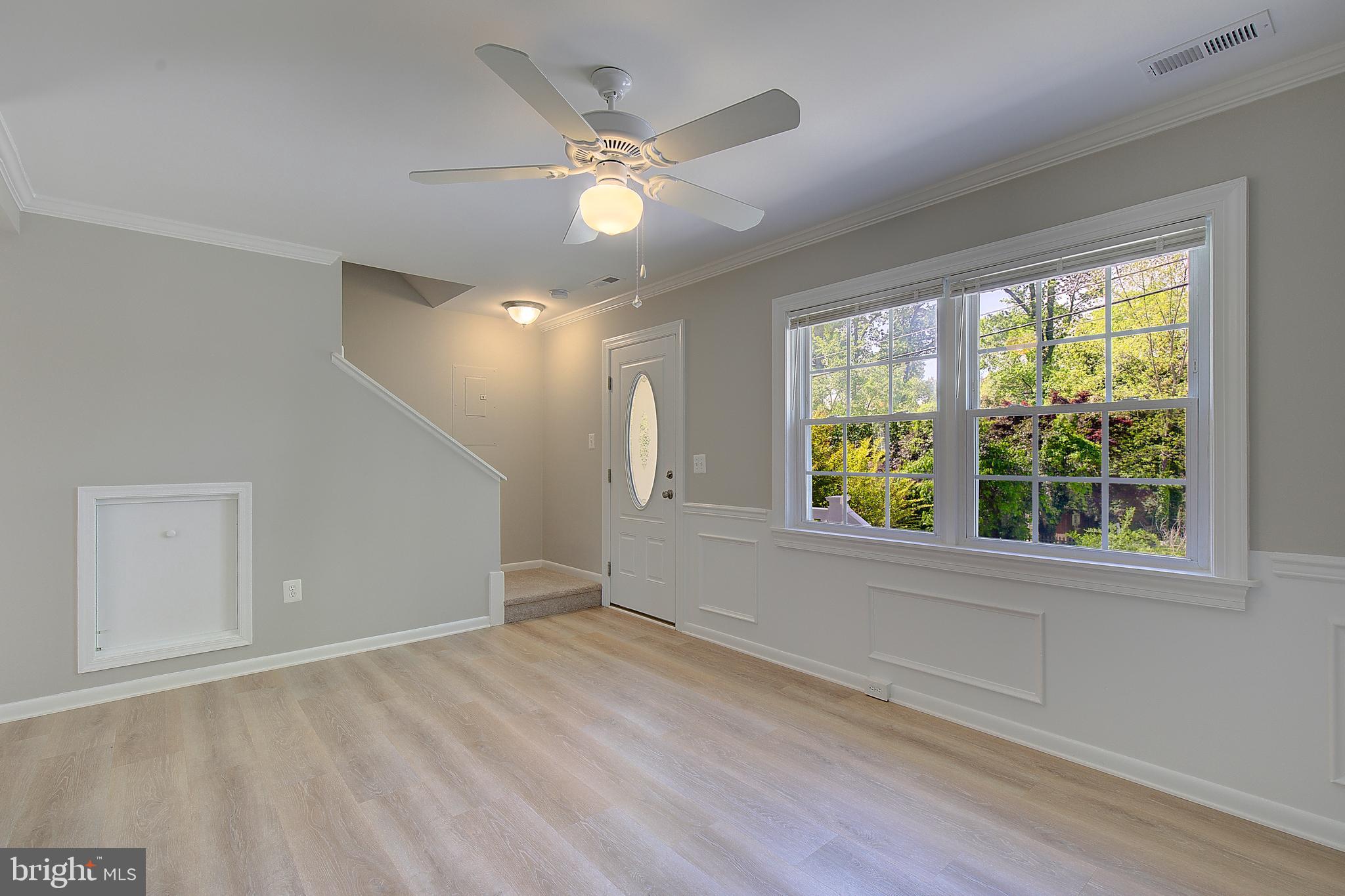 WOODLAND BEACH - Residential
