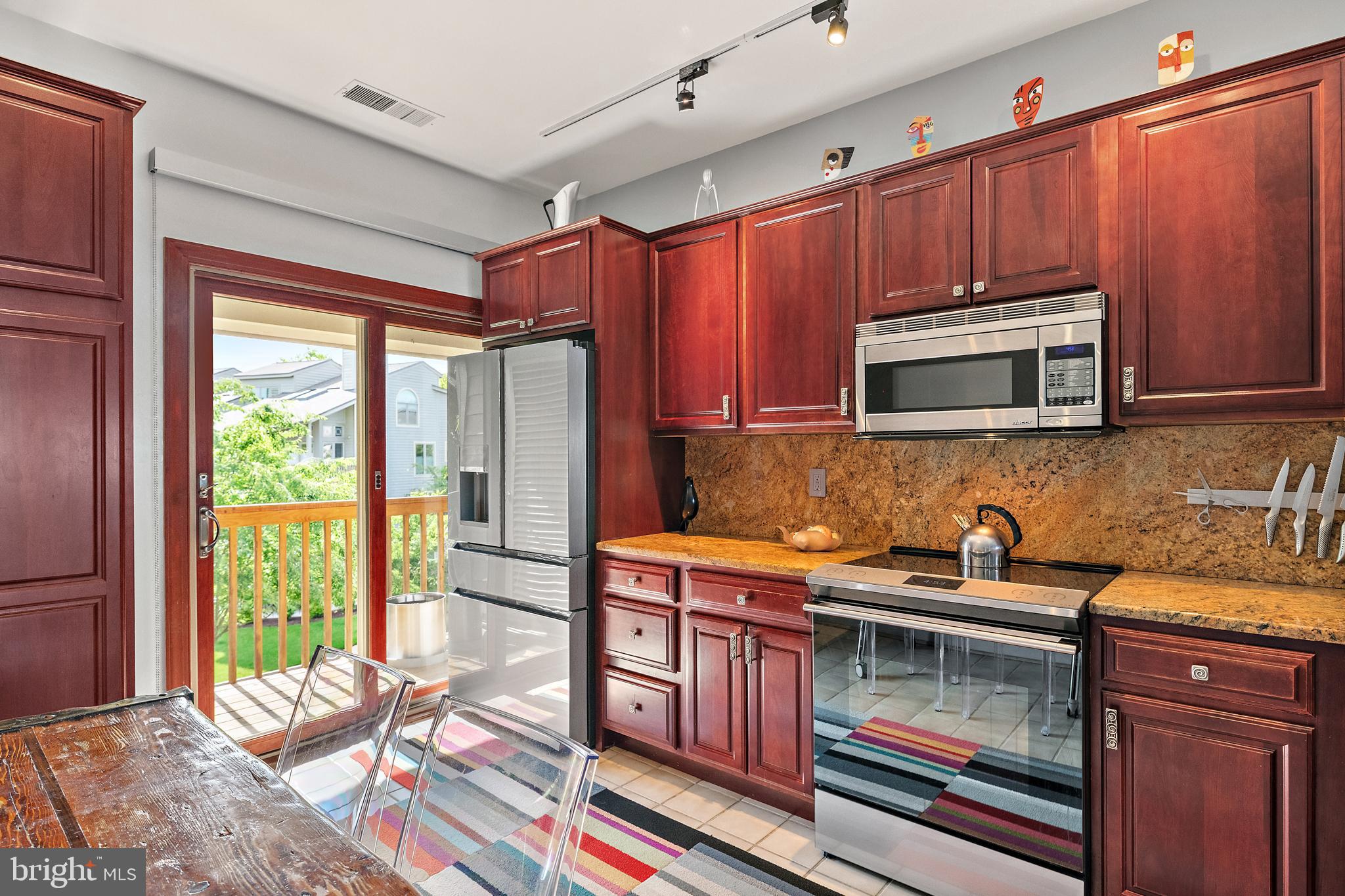 CHESAPEAKE HARBOUR - Residential