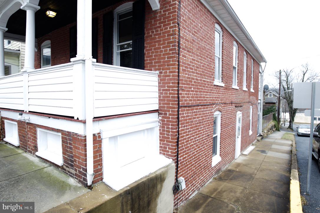 BRUNSWICK - Residential Lease