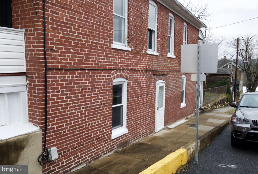 BRUNSWICK - Residential Lease