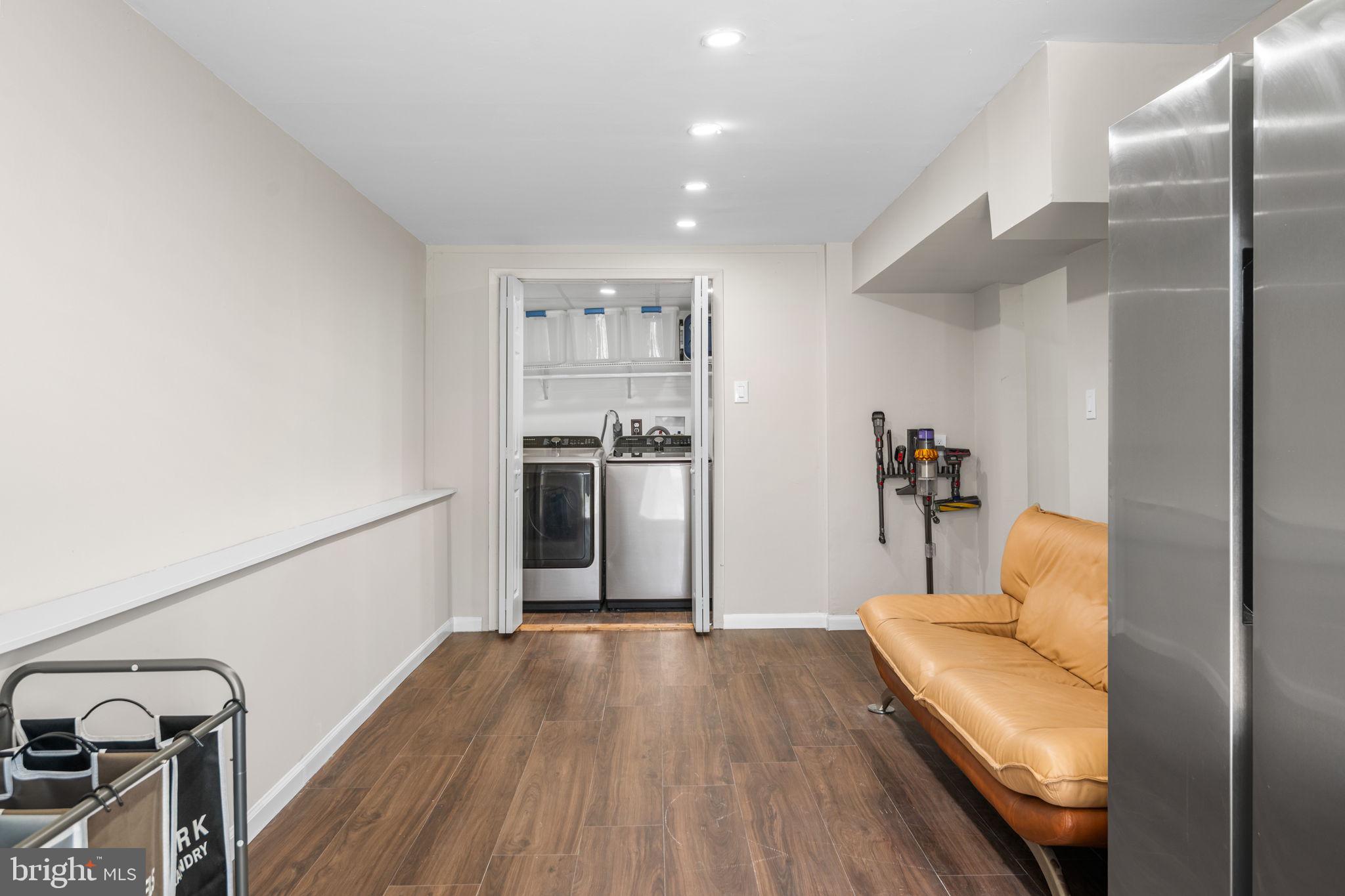 MUNROE GARDENS - Residential